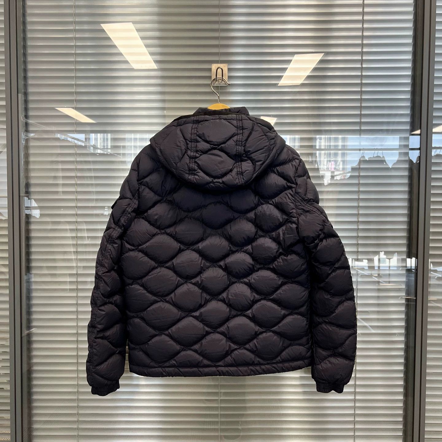 Moncler Moncler diamond quilted black down jacket 2 Size US M / EU 48-50 / 2 - 2 Thumbnail