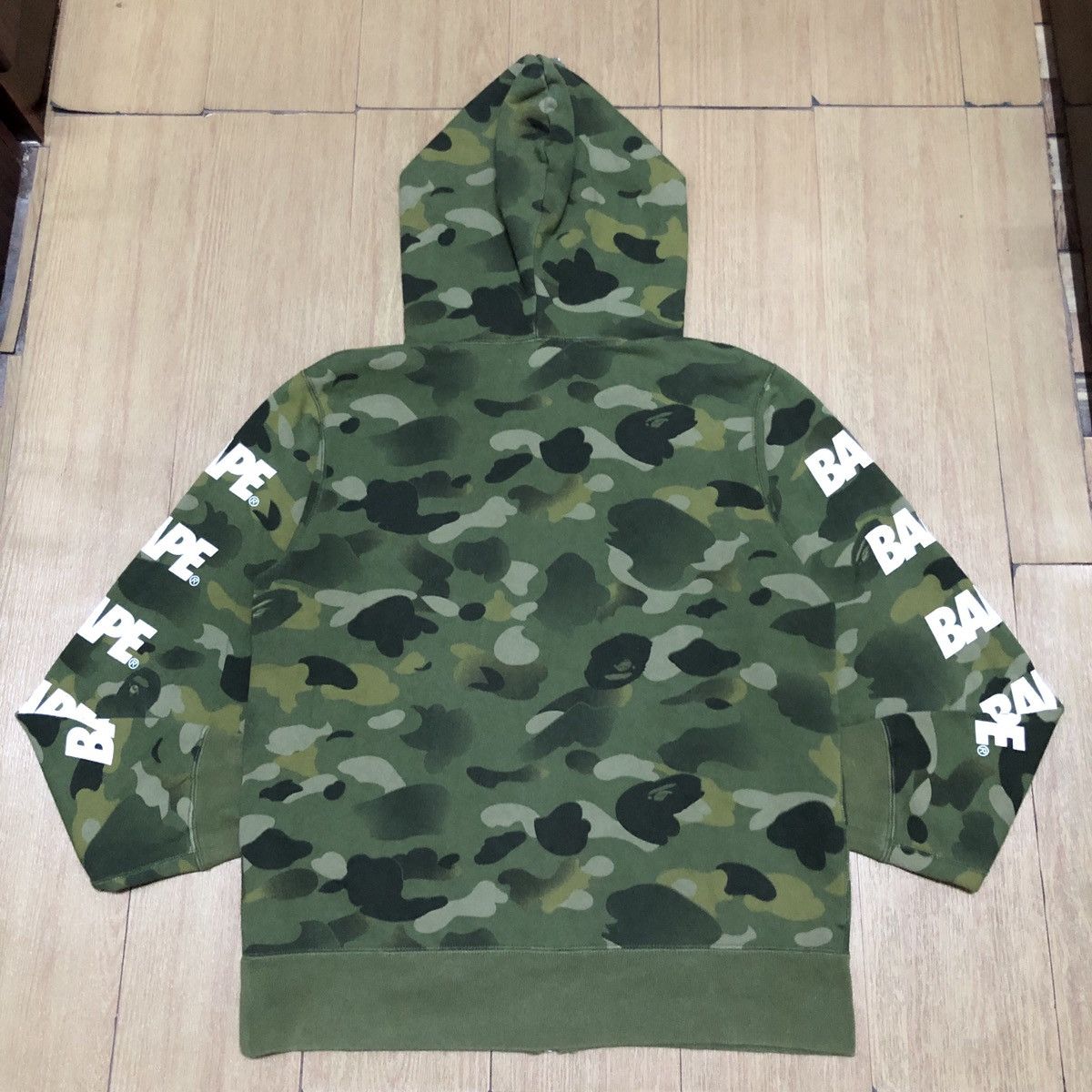 Bape BAPE Gradation Camo Full Zip Hoodie Size US M / EU 48-50 / 2 - 2 Thumbnail