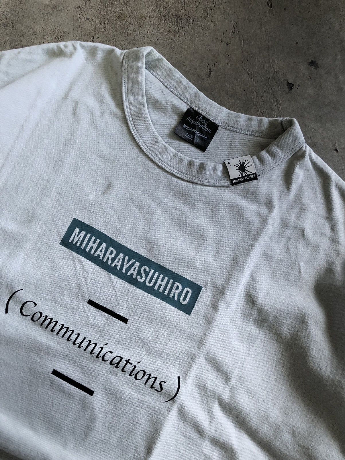 Japanese Brand × Maison MIHARA YASUHIRO JAPANESE MIHARAYASUHIRO X GU GOOD INSPIRATION SHIRT Size US S / EU 44-46 / 1 - 3 Thumbnail