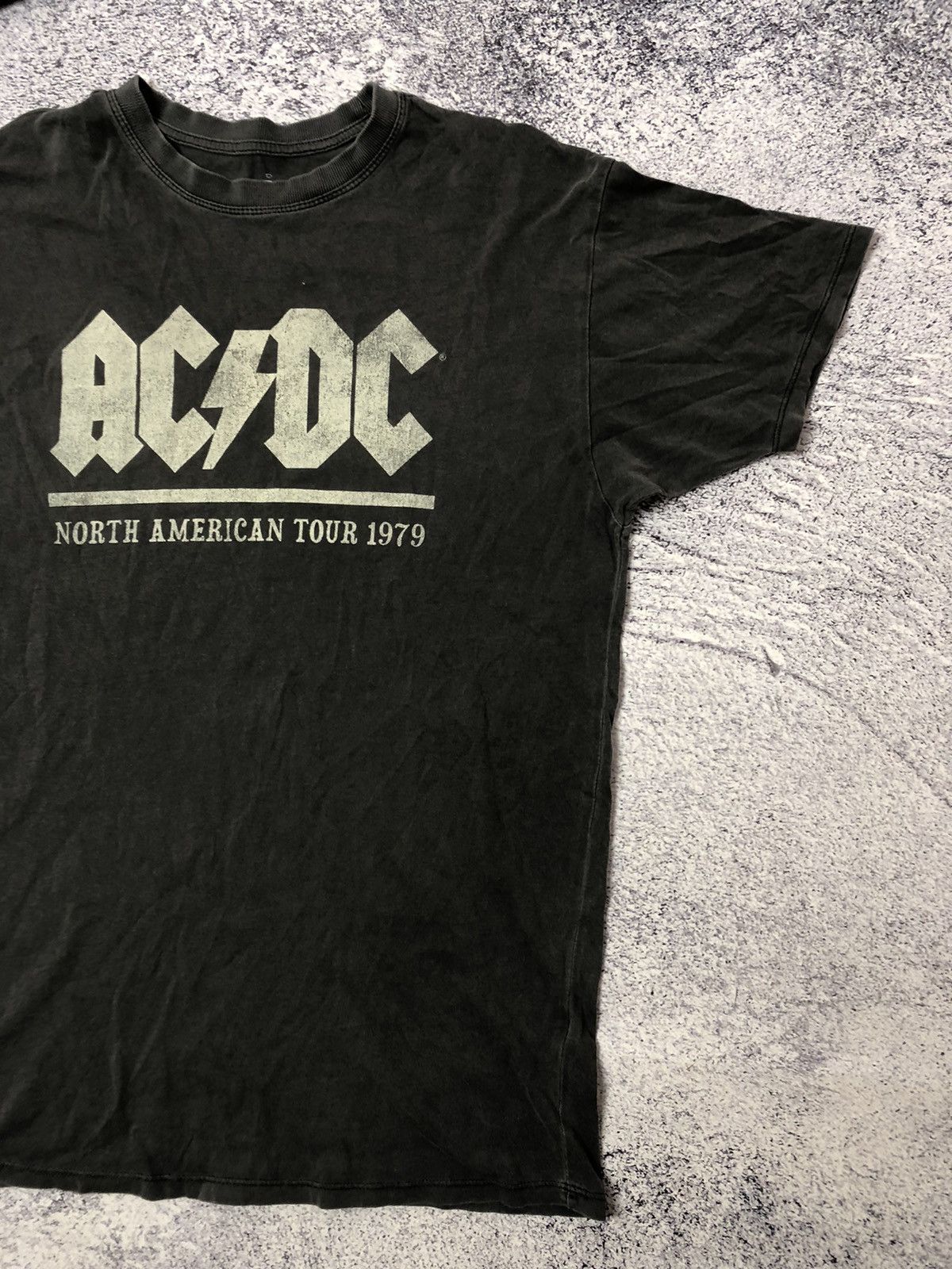 AC/DC T-shirt AC/DS 1979 vintage y2k rock merch usa casual music Size US M / EU 48-50 / 2 - 3 Thumbnail