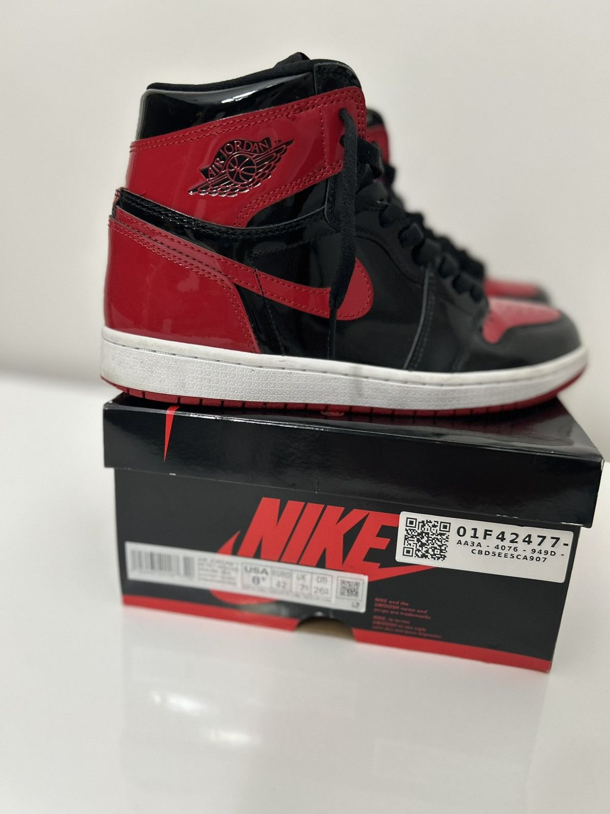 Jordan Brand × Nike Air Jordan 1 Retro High OG Patent Bred' Size US 8.5 / EU 41-42 - 2 Thumbnail