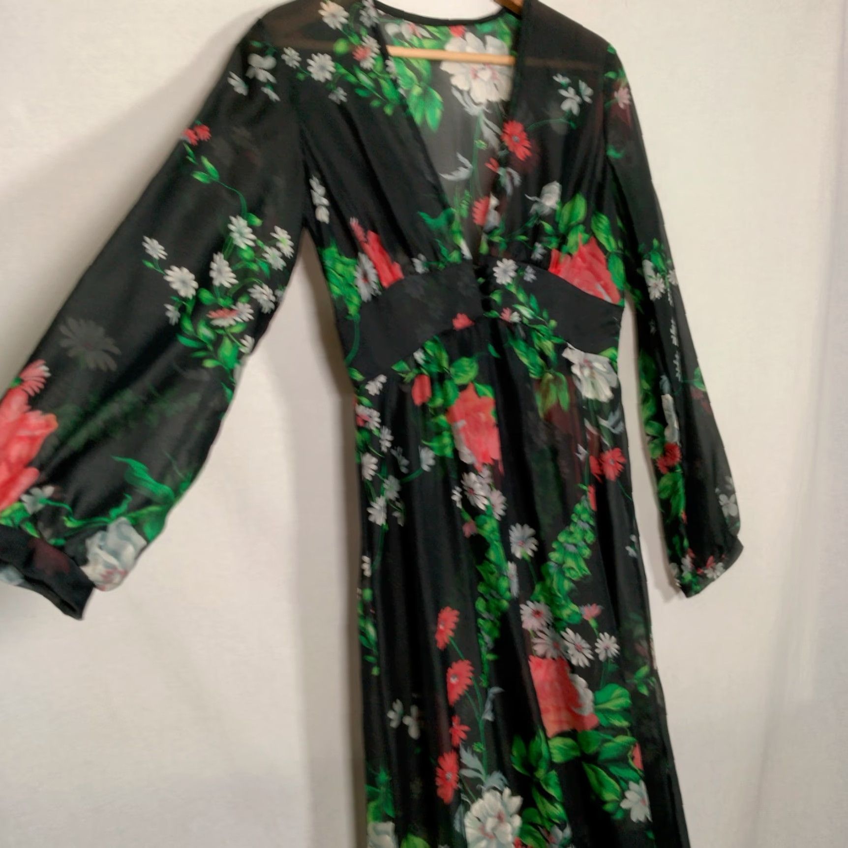 Vintage VINTAGE 1970s Sheer Dress Robe Cover Up Maxi Black Daisy Floral Bohemian Women Size 5/6 Size S / US 4 / IT 40 - 7 Thumbnail