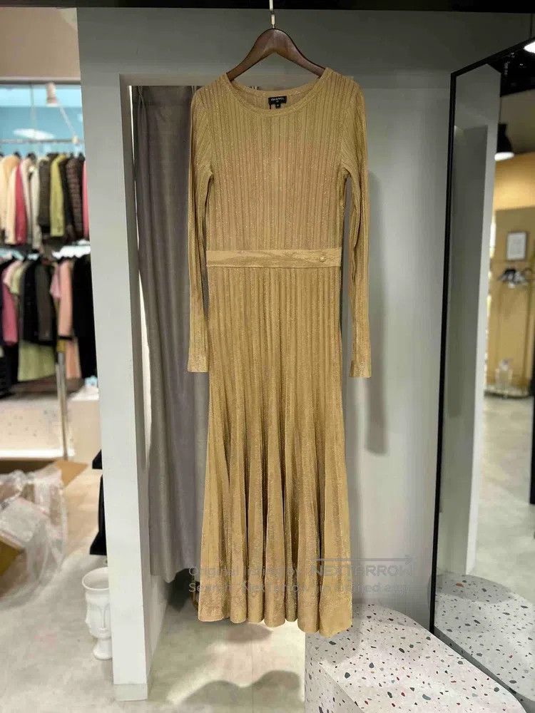 Chanel Chanel Gold-plated glitter knitted long dress Size XS / US 0-2 / IT 36-38 - 1 Thumbnail