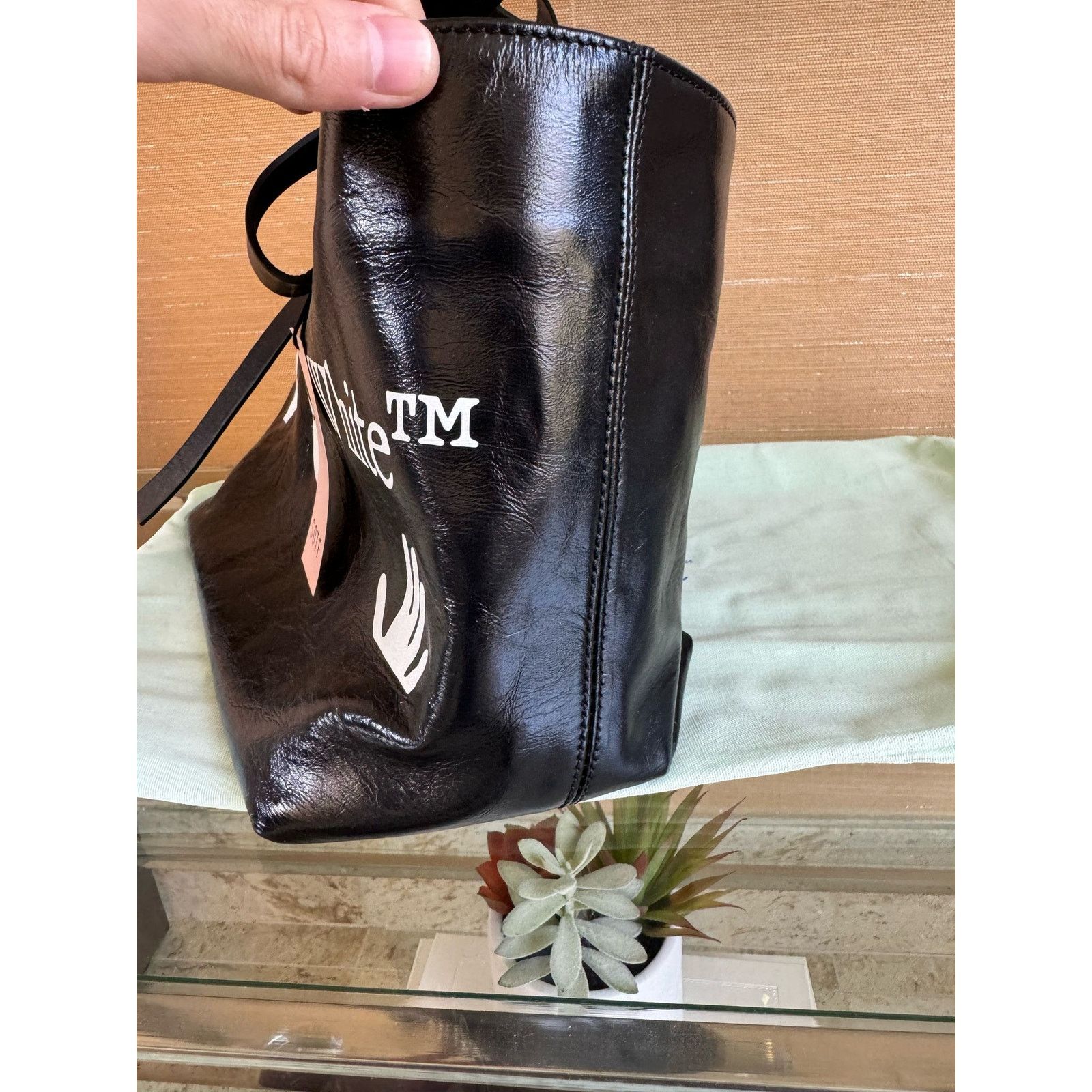 o1rshd1 Size: OS / Commercial Tote Bag in Black/White