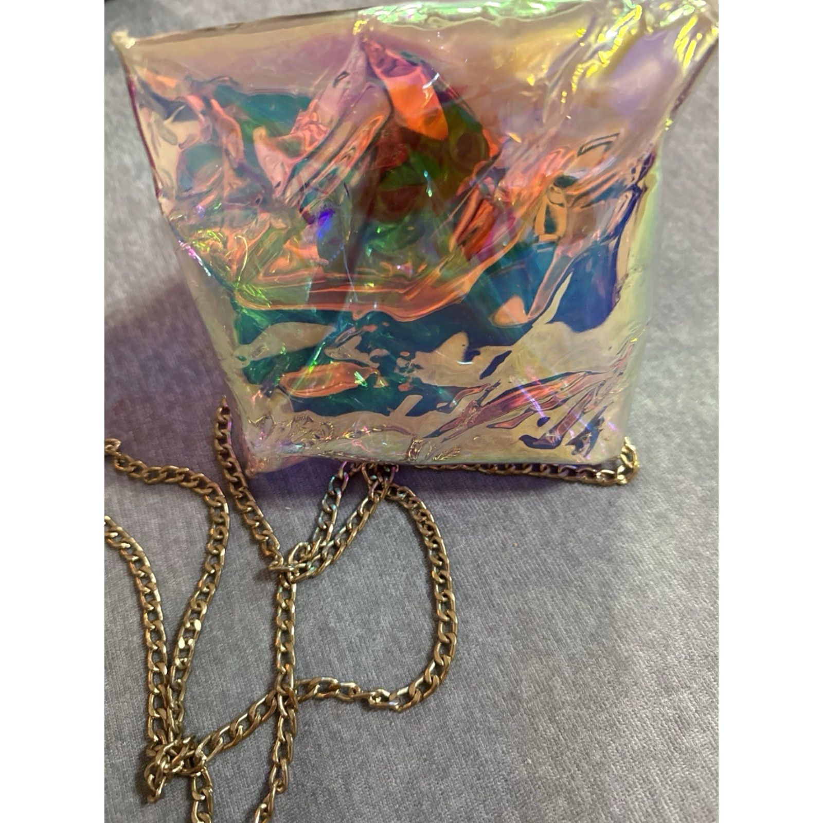 Triangl Y2K Holographic Iridescent Women's Crossbody Handbag Purse Triangle Gold Chain - Silver Exterior - Crossbody - Women - Pre-owned Excellent Size ONE SIZE - 6 Thumbnail