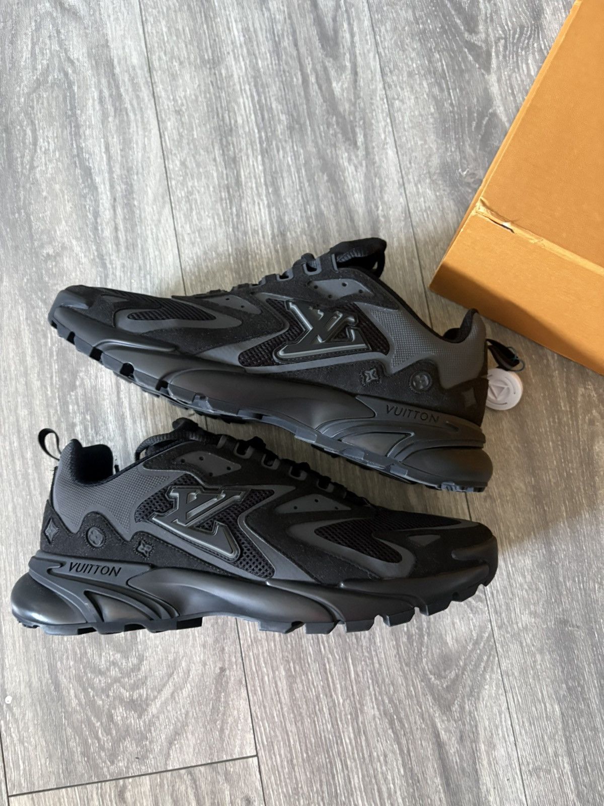 Louis Vuitton Louis Vuitton tatic sneakers Size US 10 / EU 43 - 12 Thumbnail