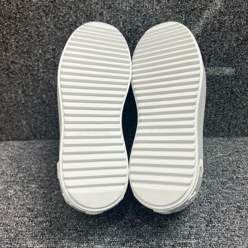 Louis Vuitton Louis Vuitton Black and White Time Out Sneakers Size US 8 / IT 38 - 4 Thumbnail