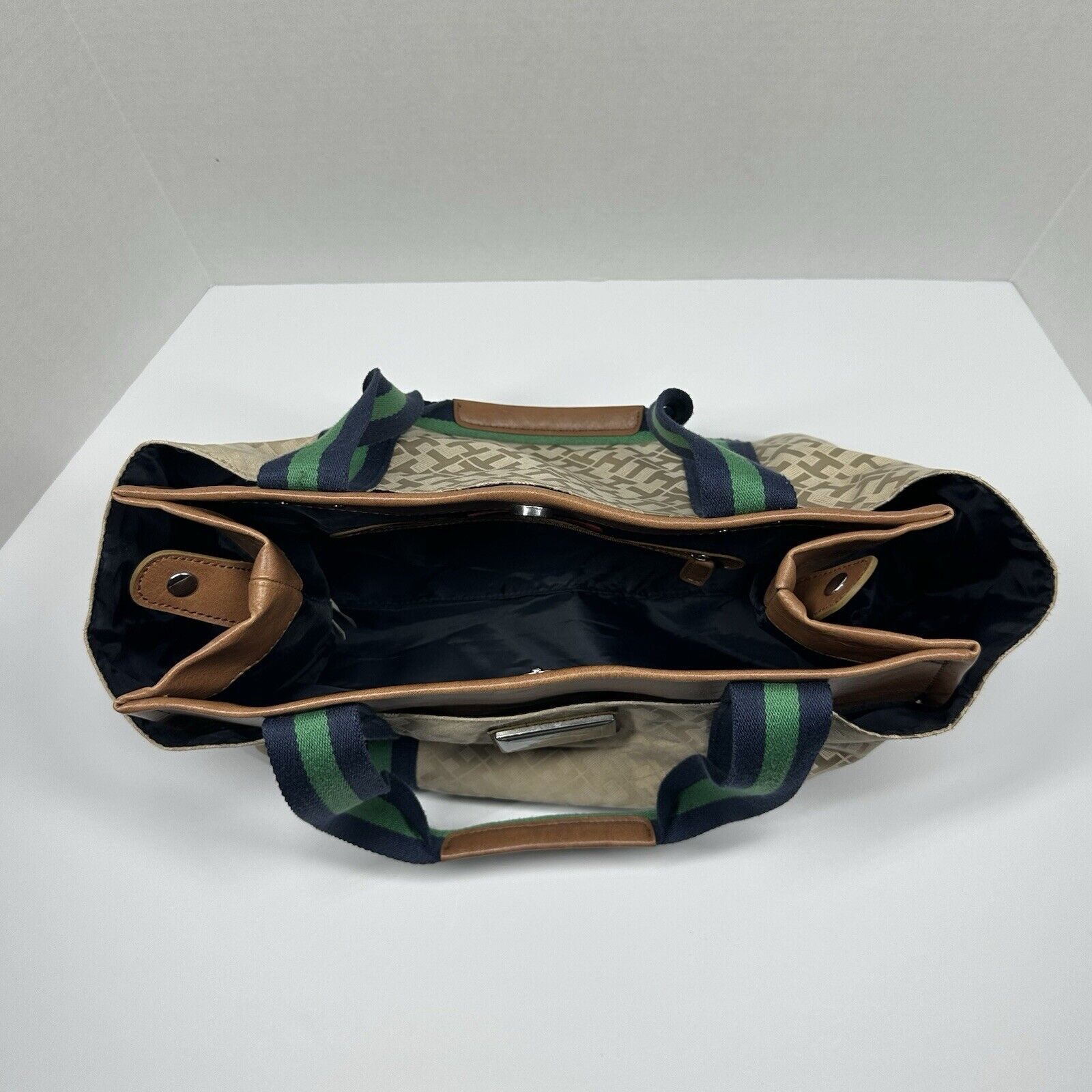 Tommy Hilfiger Tommy Hilfiger Beige with Green Navy Stripe Handbag Size ONE SIZE - 6 Thumbnail