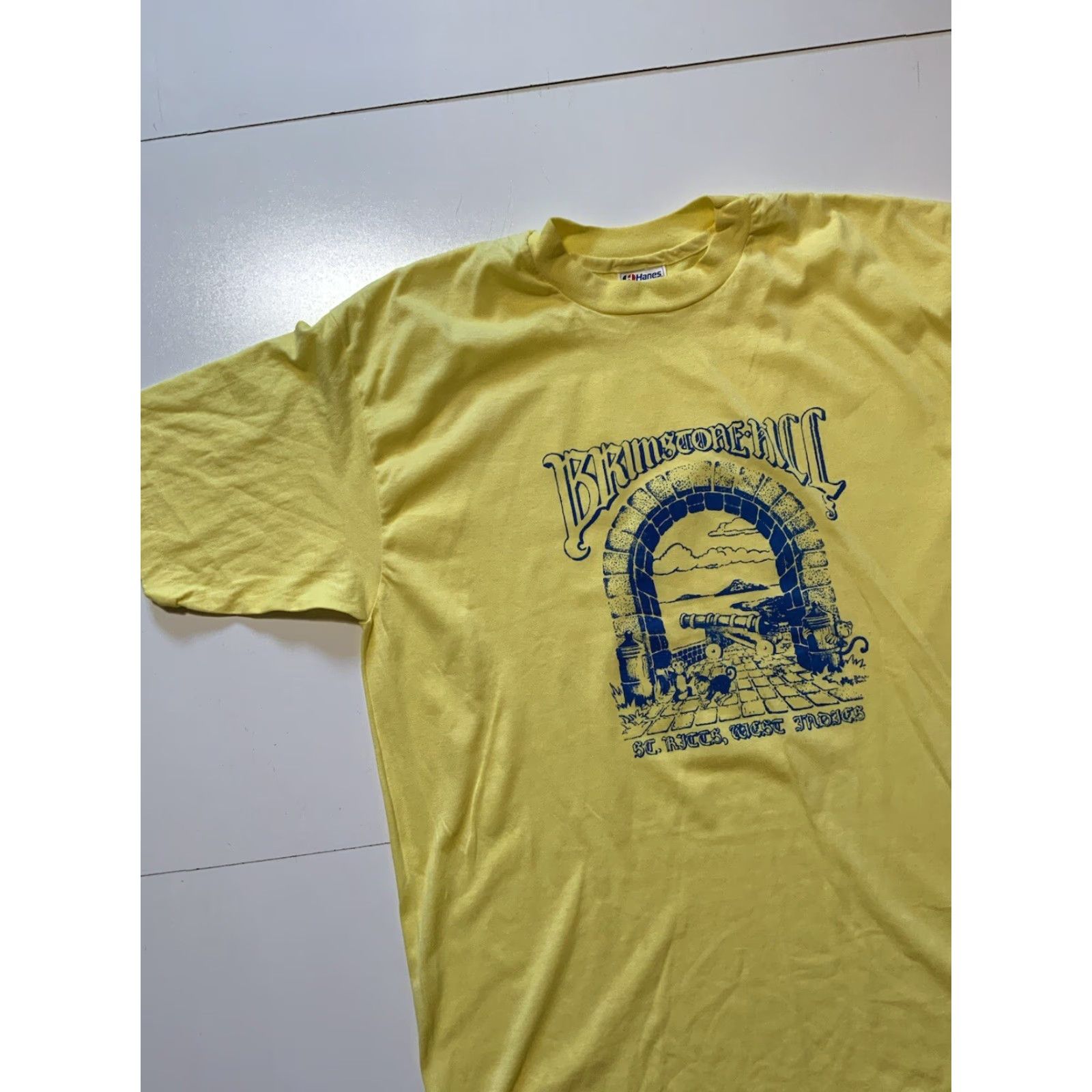 Vintage VINTAGE Hanes 50/50 Brimstone Hill Saint Kitts West Indies Single Stitch T-Shirt XL Mens Womens Size US XL / EU 56 / 4 - 5 Thumbnail