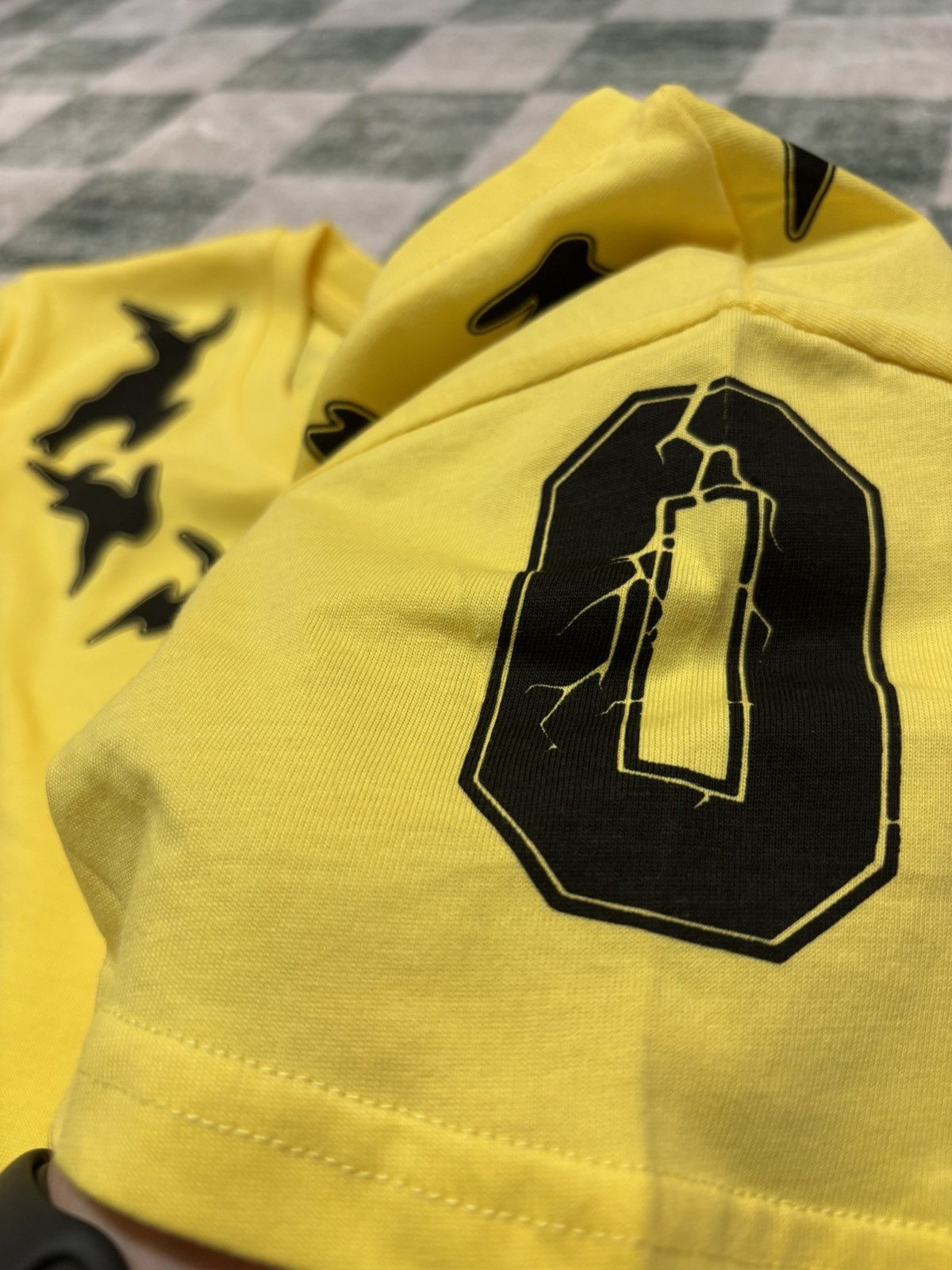 realheartbreaks tシャツ stunmic Mustard” t-shirt from Rehab/RealHeartBreak/Stunmic