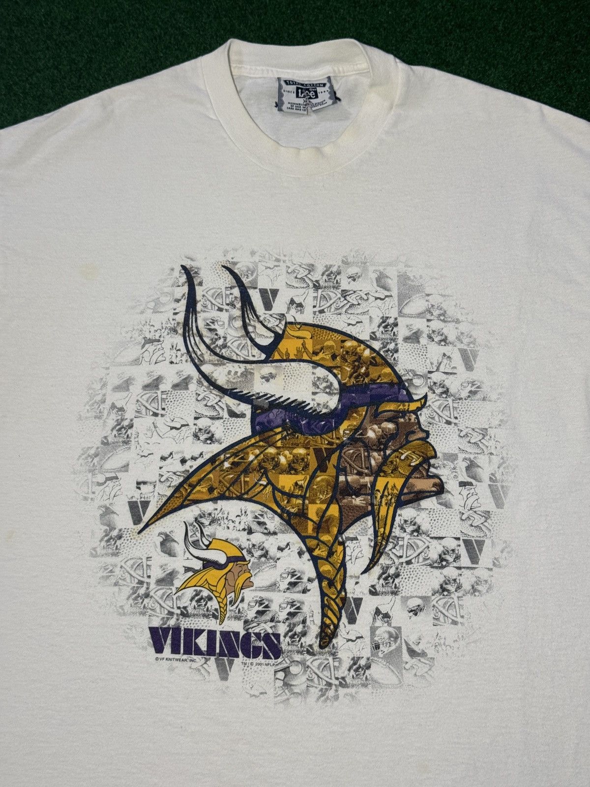 Nutmeg Vintage Minnesota Vikings Y2K Nutmeg XL Football T Shirt Size US XL / EU 56 / 4 - 2 Thumbnail