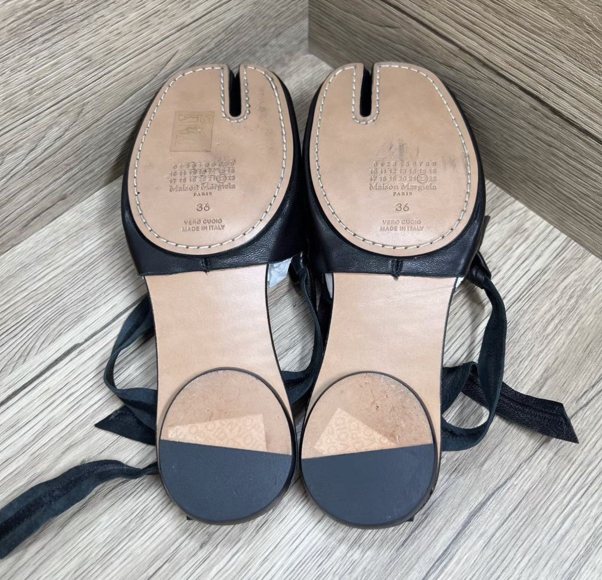 Maison Margiela Maison Margiela Tabi Black Split-Toe Flats J41 Size US 6 / IT 36 - 5 Thumbnail