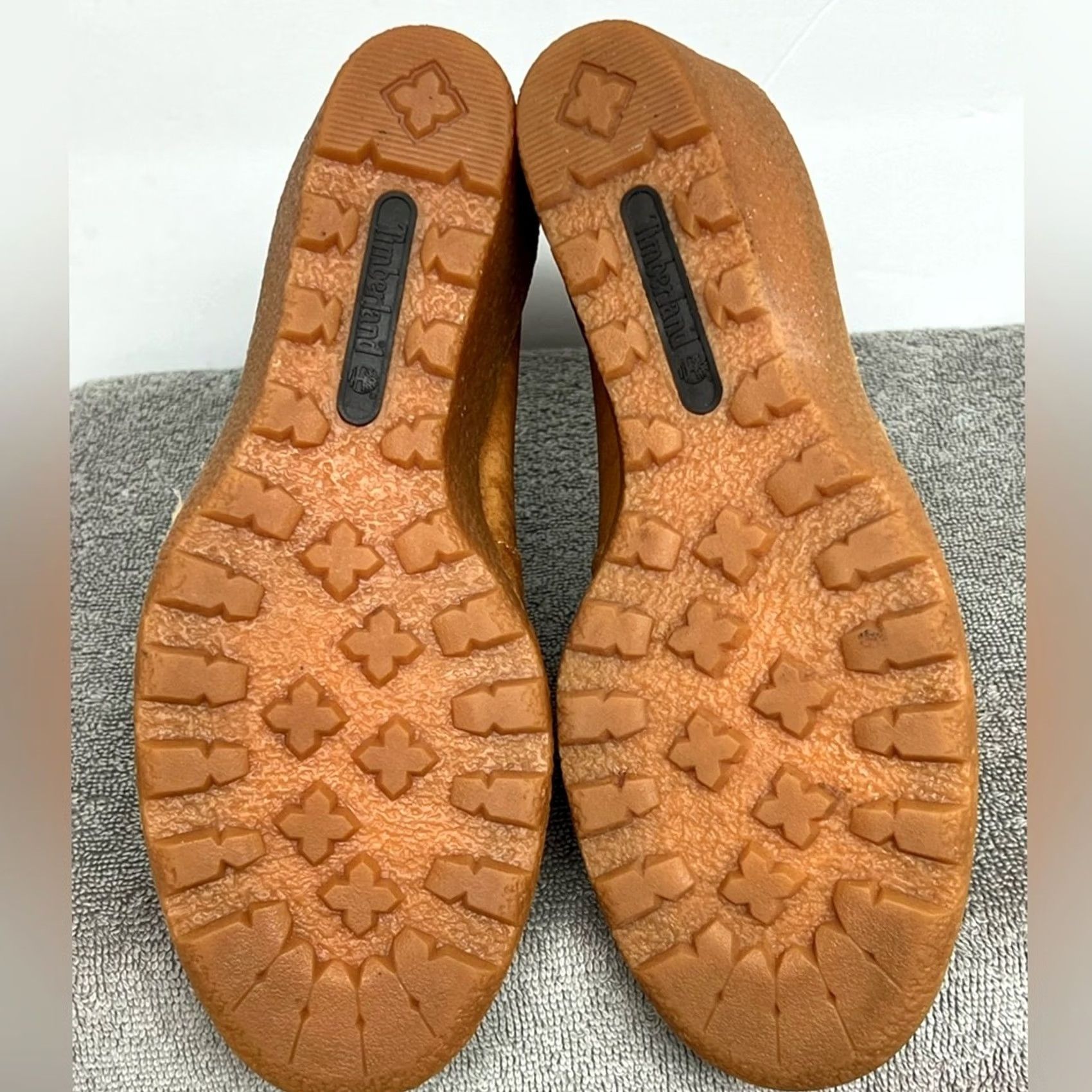 Timberland Timberland Earthkeepers Amston 8251A Wedge Bootie Beige Ankle Women’s Size 7 | Leather Upper | Tan Combat Heel Small Details? No, keep as is Size US 7 / IT 37 - 7 Thumbnail