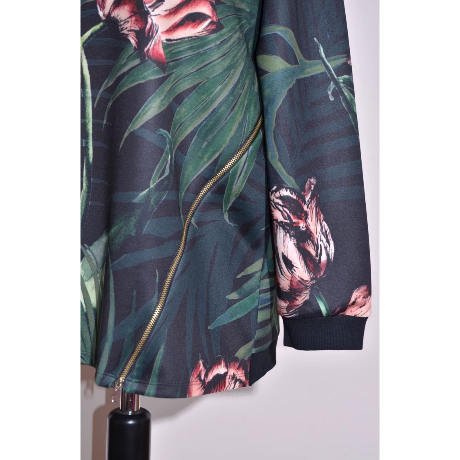 Ted Baker Ted Baker London Errin Womens Floral Print Sweatshirt Crew Neck Green One Size Size ONE SIZE - 5 Thumbnail