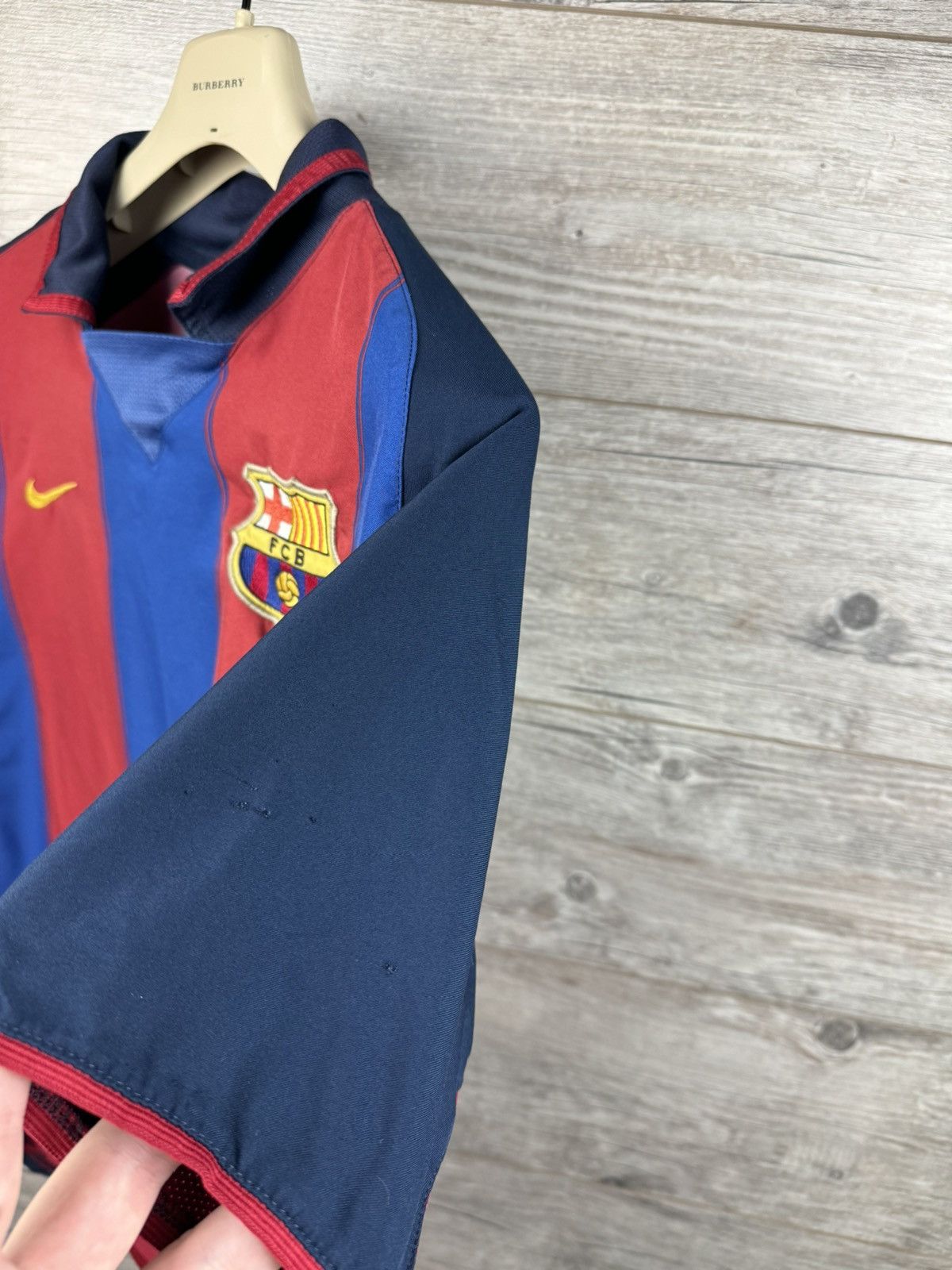 Nike Barcelona FC Nike 2003/04 Izagaren 7 Vintage Football Shirt Size US S / EU 44-46 / 1 - 12 Thumbnail