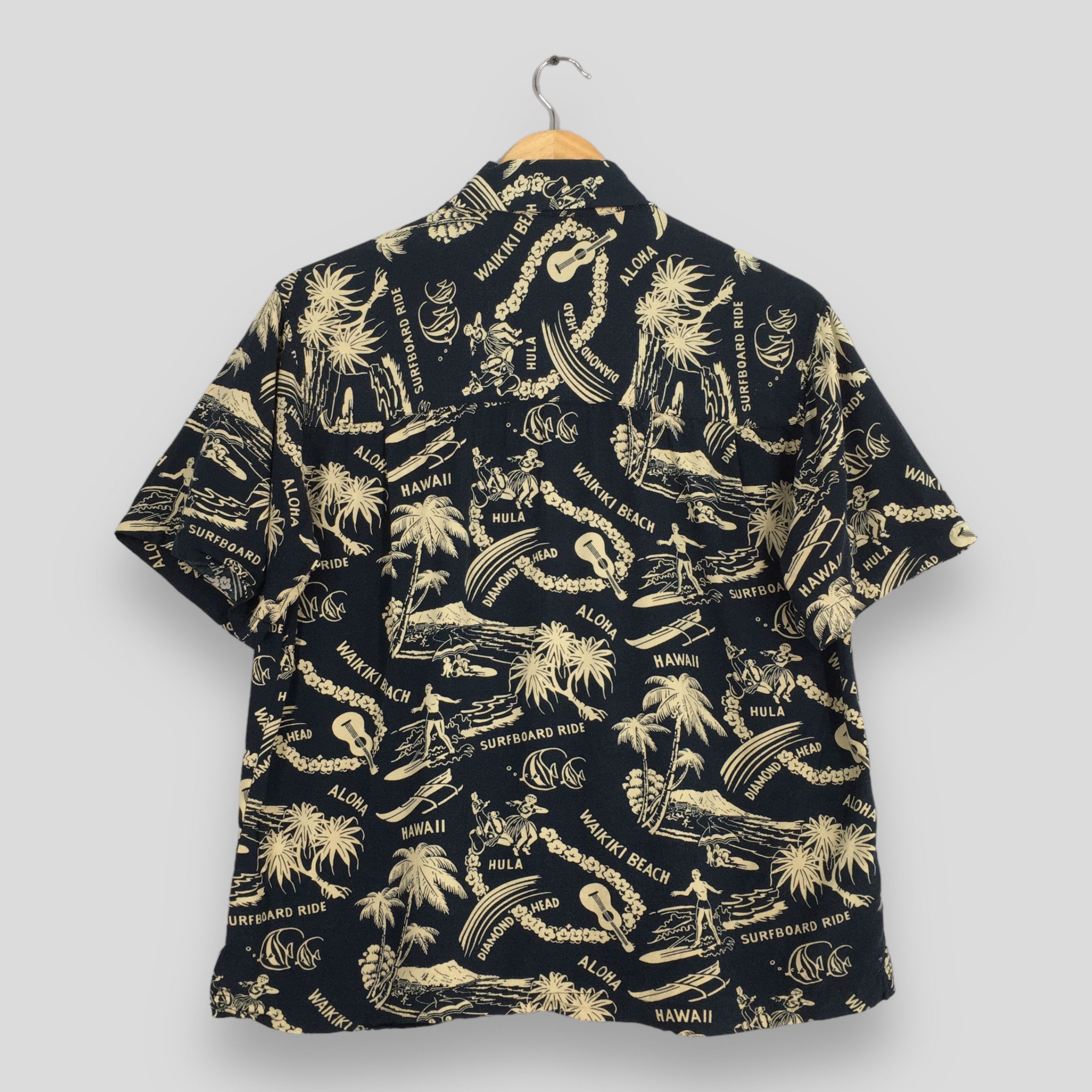 Life's a Beach Vintage Bear Waikiki Beach Surfing Ukulele Beach Shirt M Size US M / EU 48-50 / 2 - 8 Thumbnail
