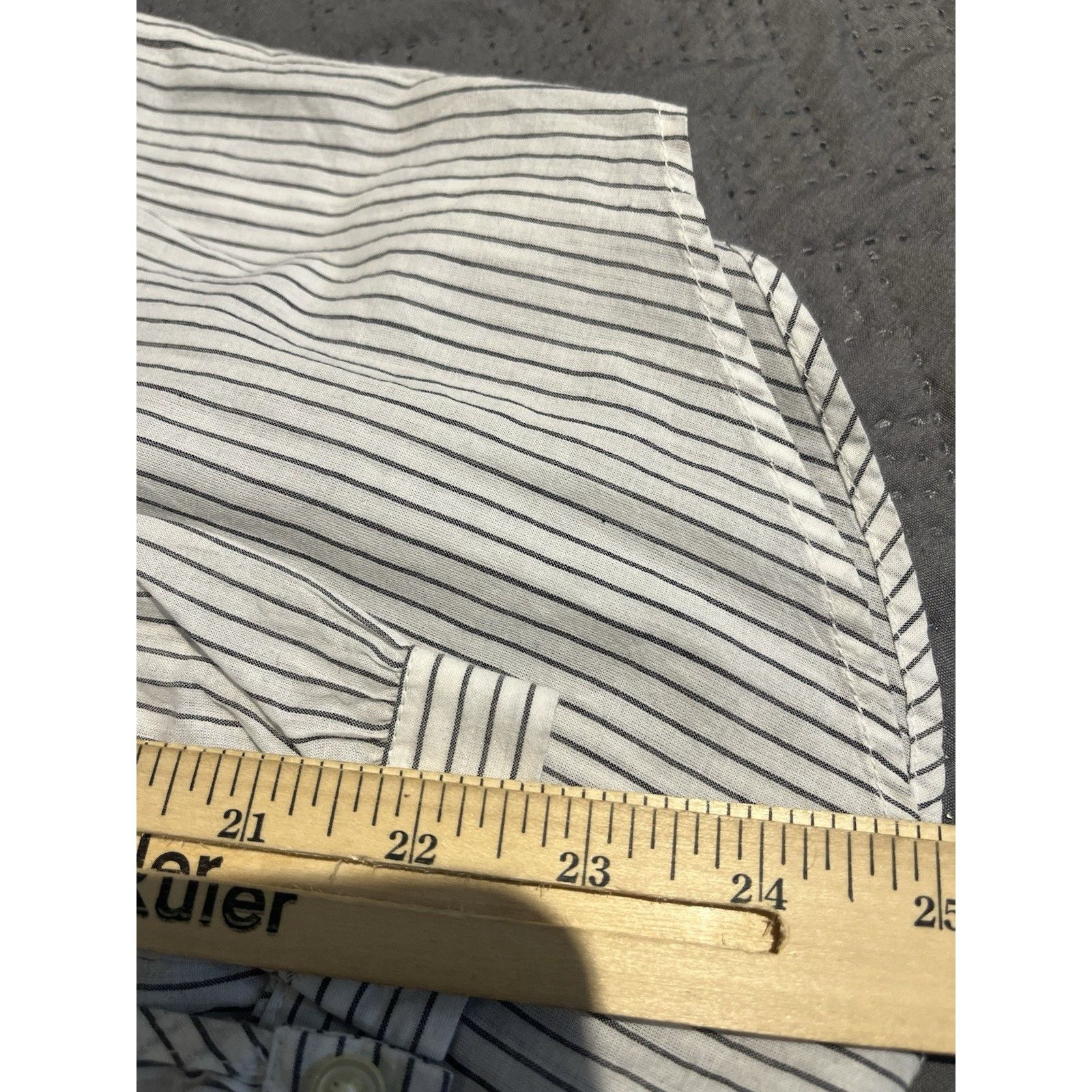 Loft Loft Women's M pinstripe ruffle-neck shirt NWT Size M / US 6-8 / IT 42-44 - 6 Thumbnail