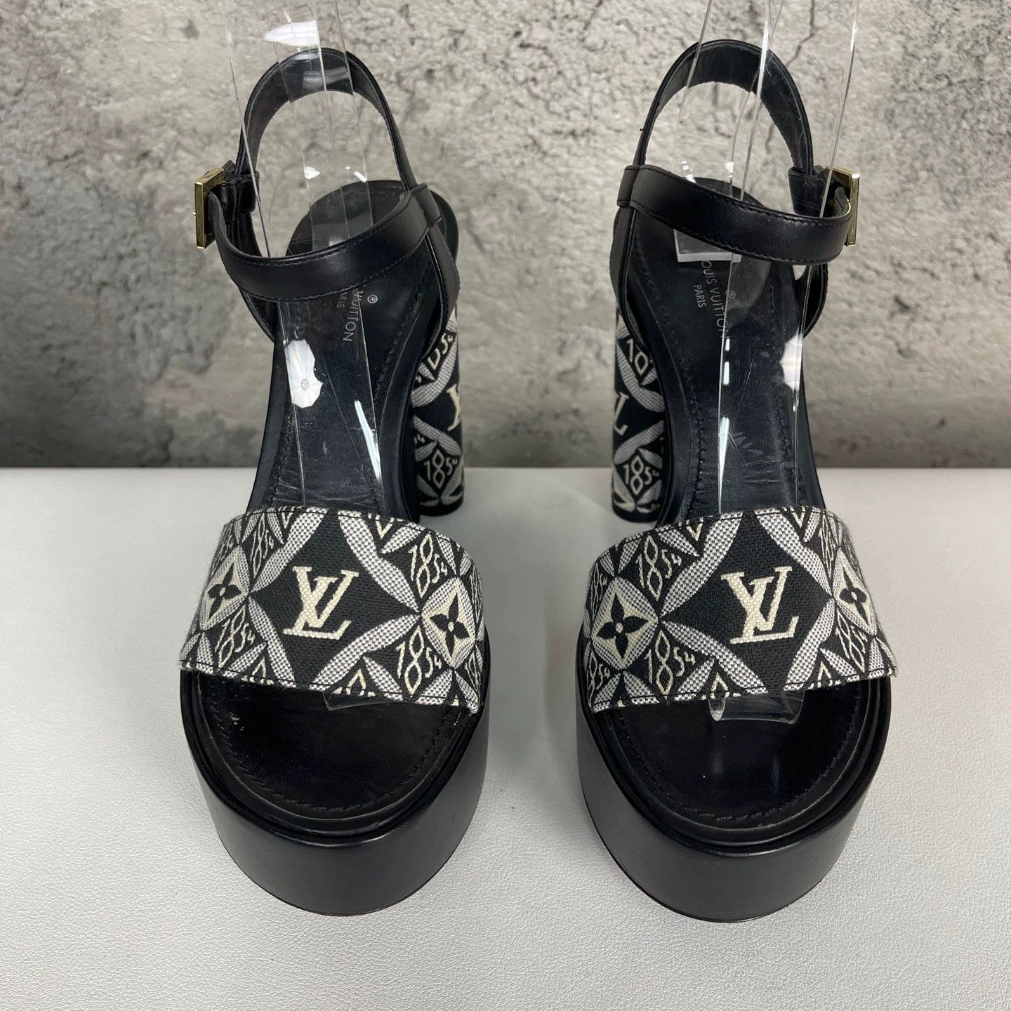 Louis Vuitton Louis Vuitton women's heeled sandals size 37 new Size US 6.5 / IT 36.5 - 7 Thumbnail