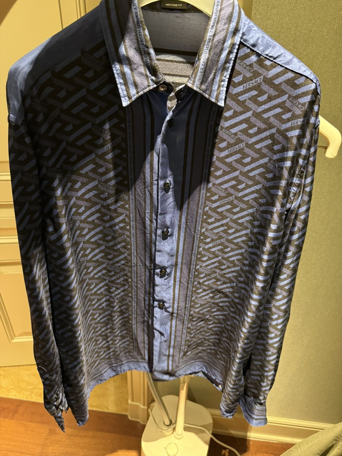 Versace Greca Monogram & Medusa Smile Print Silk Shirt size39 Size US M / EU 48-50 / 2 - 17 Thumbnail