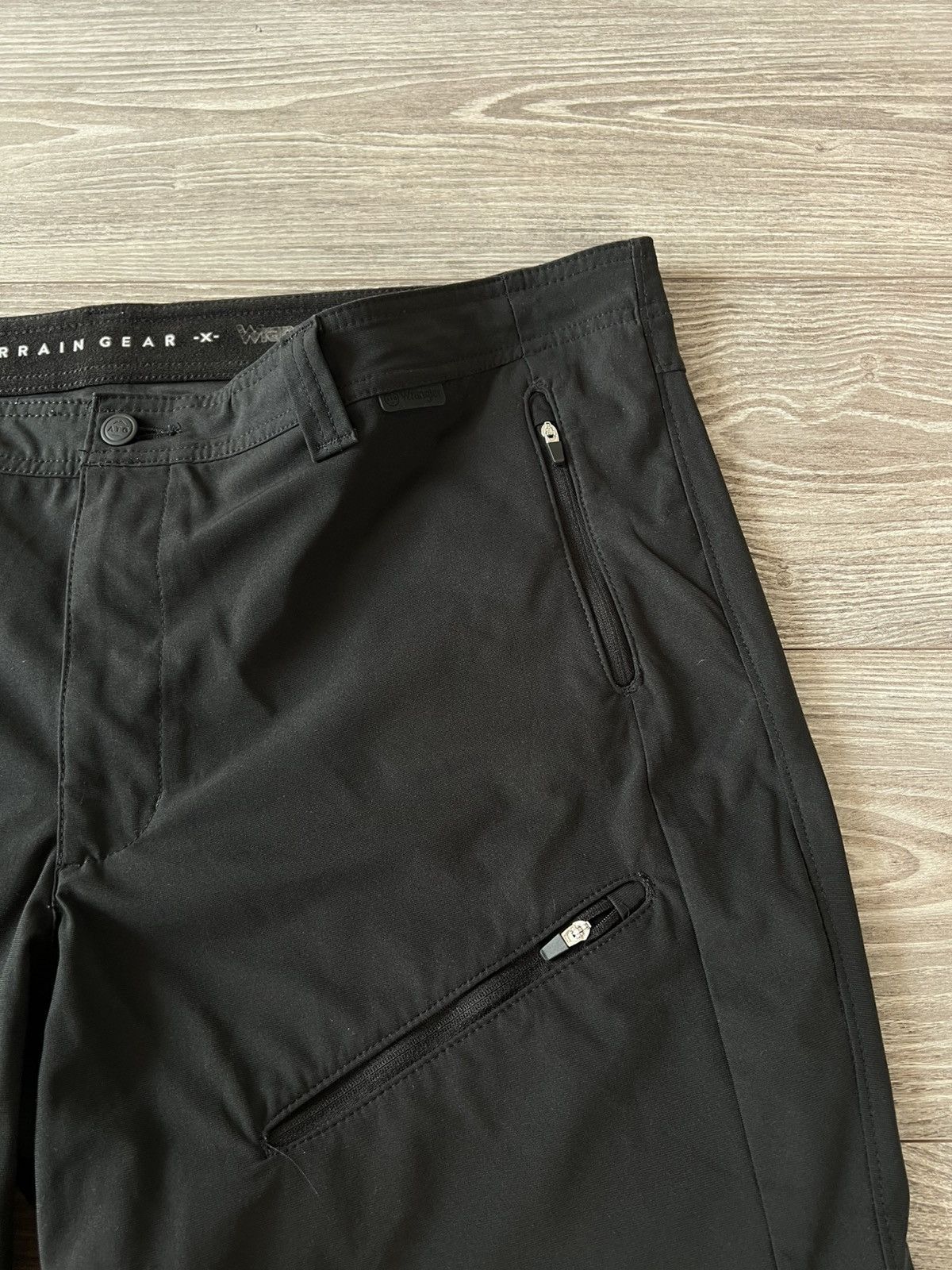 Wrangler ‼️Wrangler All Terrain Gear ATG Gorpcore Shorts‼️ Size US 37 - 13 Thumbnail