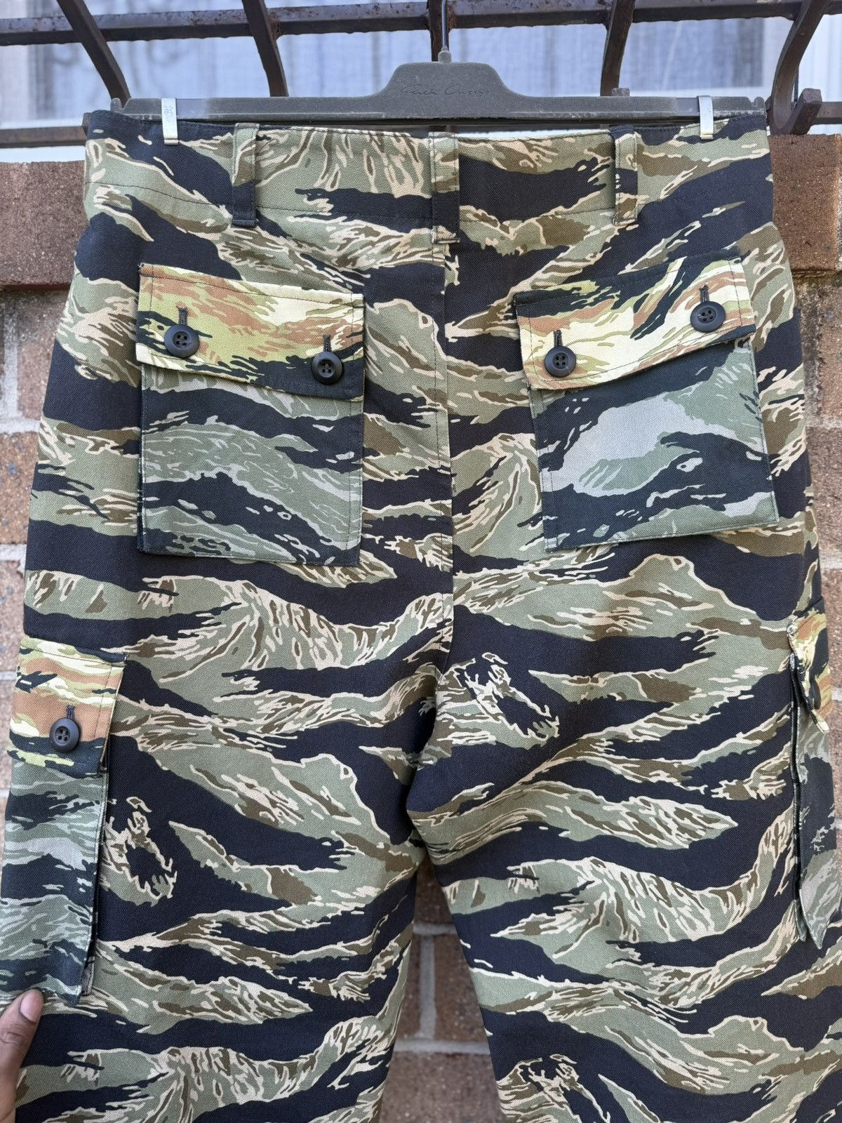 Givenchy Givenchy Tiger Camo Cargo Pants Size US 36 / EU 52 - 3 Thumbnail
