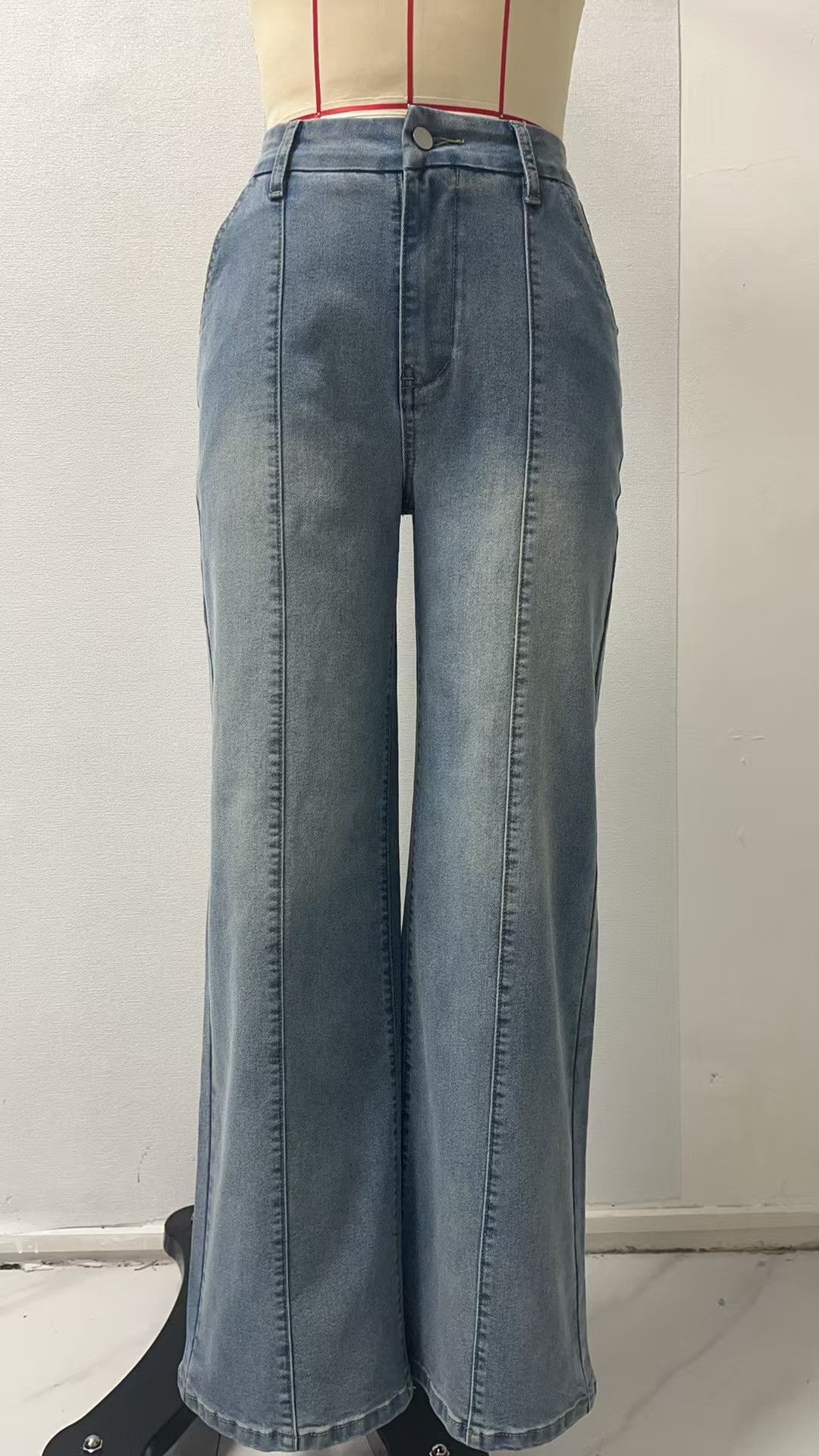 Other loose jean Size 28" / US 6 / IT 42 - 1 Thumbnail