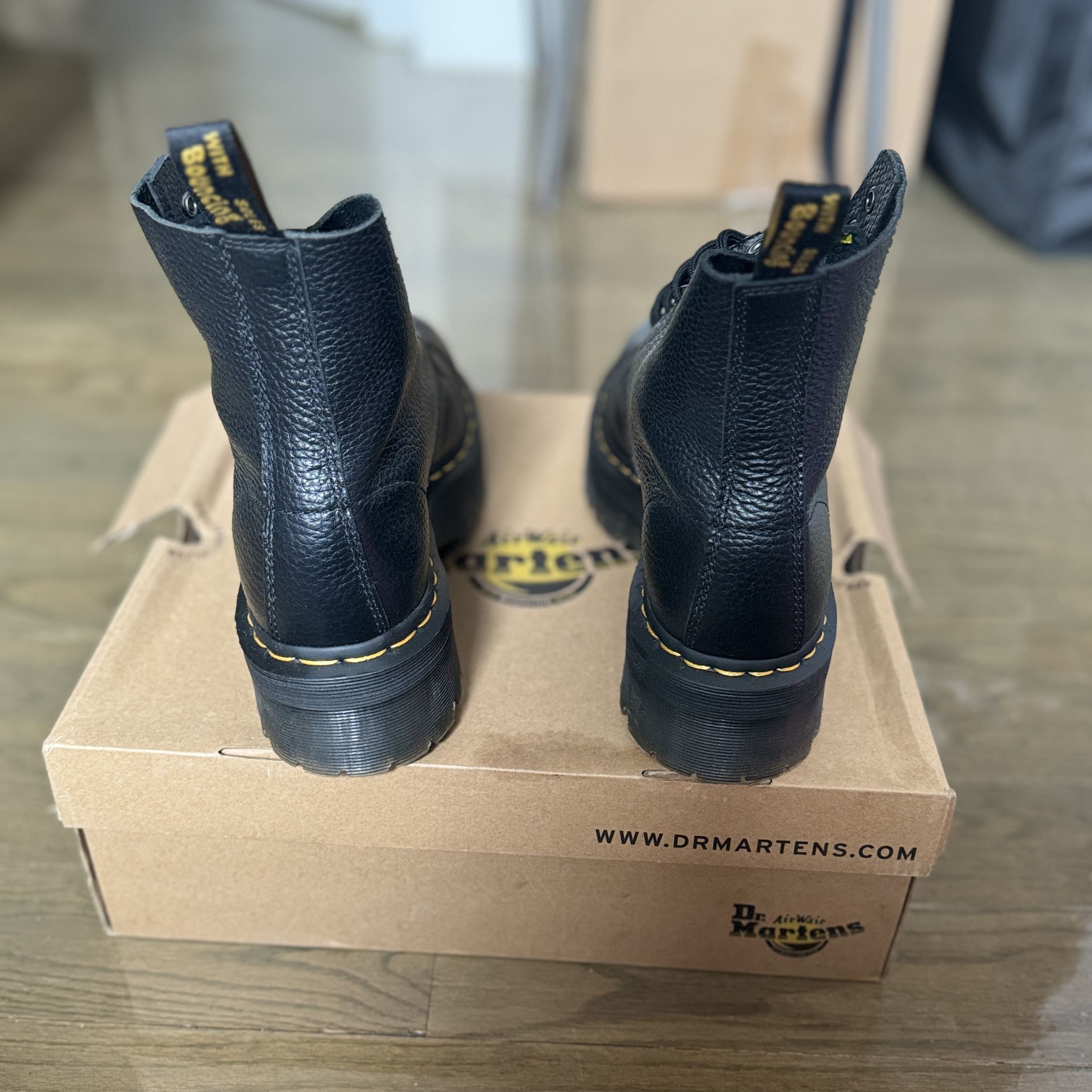 Dr. Martens BOOTS PLATEFORMES SINCLAIR EN CUIR MILLED NAPPA Size US 10 / EU 43 - 3 Thumbnail