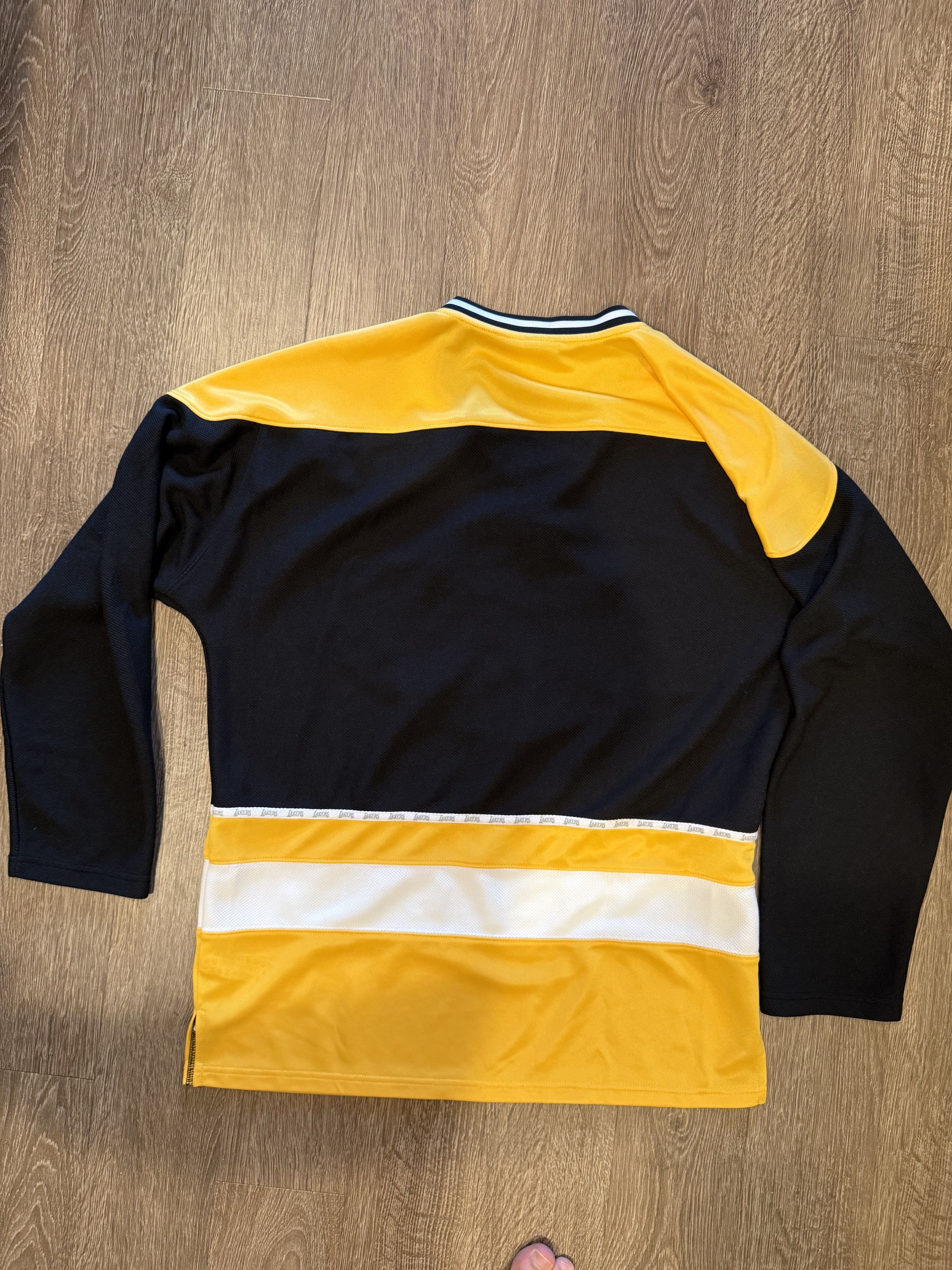 NBA Lakers Jersey Size US M / EU 48-50 / 2 - 3 Thumbnail