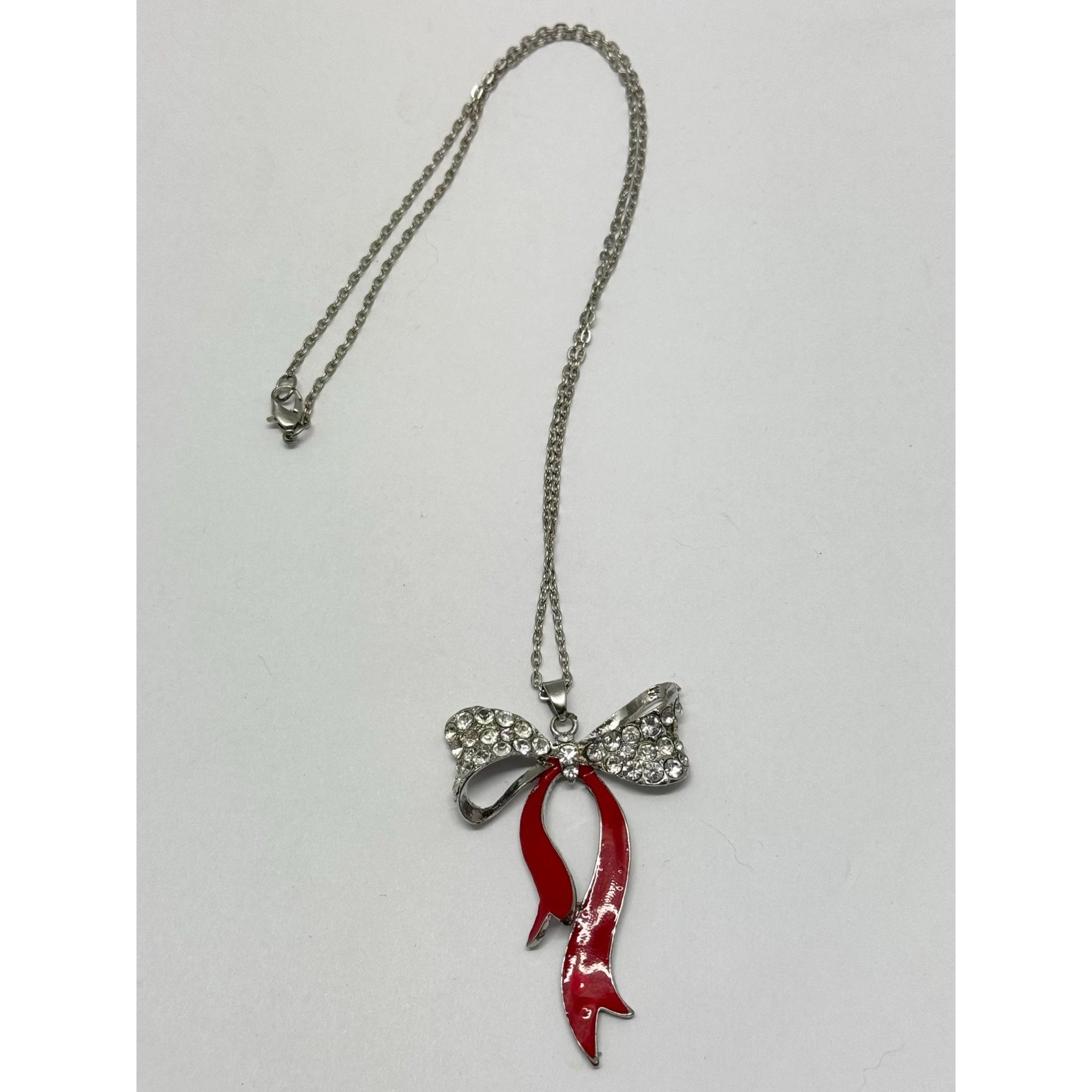 Vintage Red enamel rhinestone bow necklace Size ONE SIZE - 5 Thumbnail