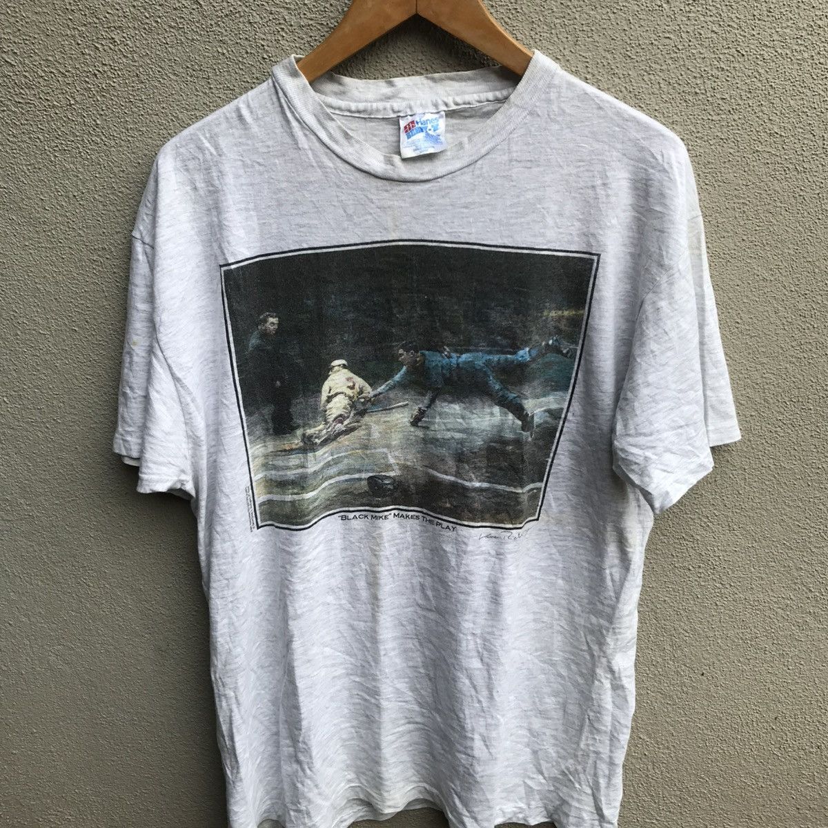 Vintage Vintage 90s BLACK MIKE makes the play photo art tee Size US L / EU 52-54 / 3 - 2 Thumbnail