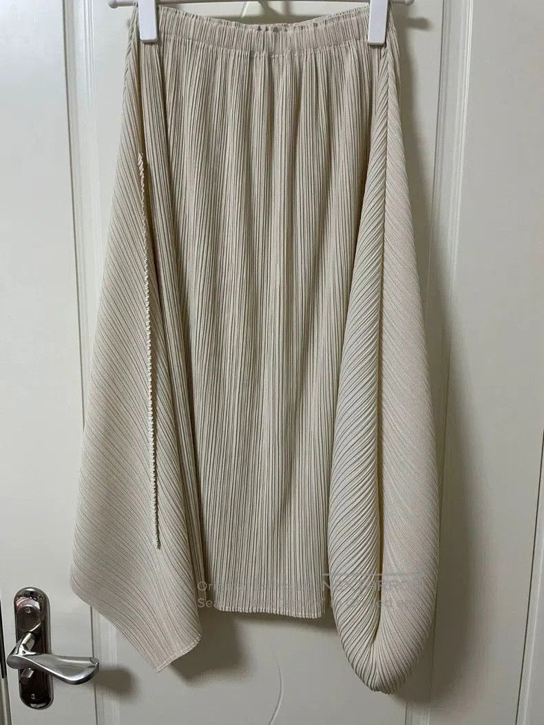 Issey Miyake Issey Miyake Pleats Please Beige Skirt . Size 26" / US 2 / IT 38 - 4 Thumbnail