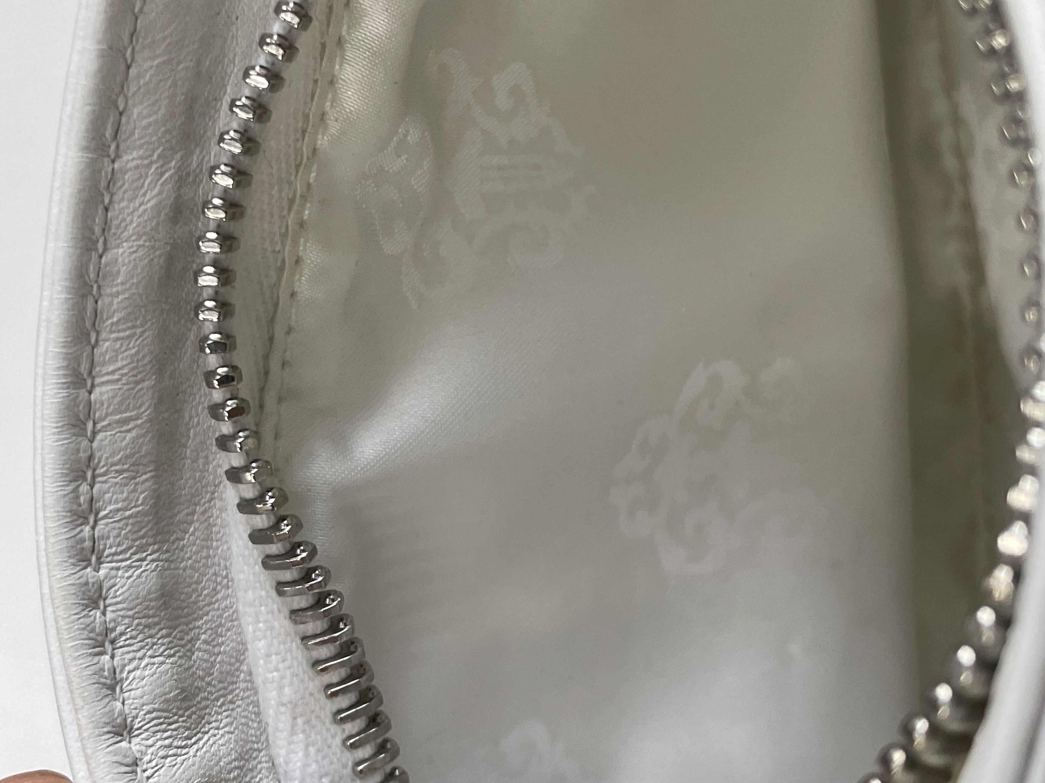 Chrome Hearts Chrome Hearts Silver Safety Pin Chain White Shoulder Bag Size ONE SIZE - 7 Thumbnail