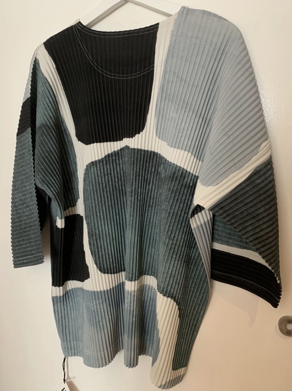 Issey Miyake ISSEY MIYAKE T-shirt size 2 grey plisse Size US M / EU 48-50 / 2 - 4 Thumbnail