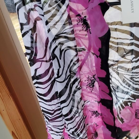 Laura Ashley Laura Ashley 100% Silk Floral Fantasy Sz. L Jacket Size L / US 10 / IT 46 - 7 Thumbnail