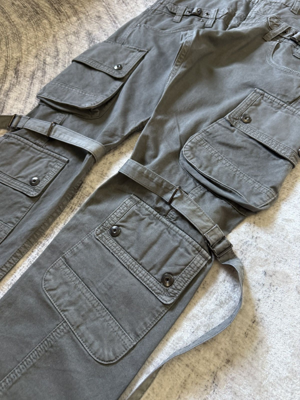 Japanese Brand Tette Homme Plag Bondage Deconstructed Cut & Sew Cargo Pants Size US 32 / EU 48 - 6 Thumbnail