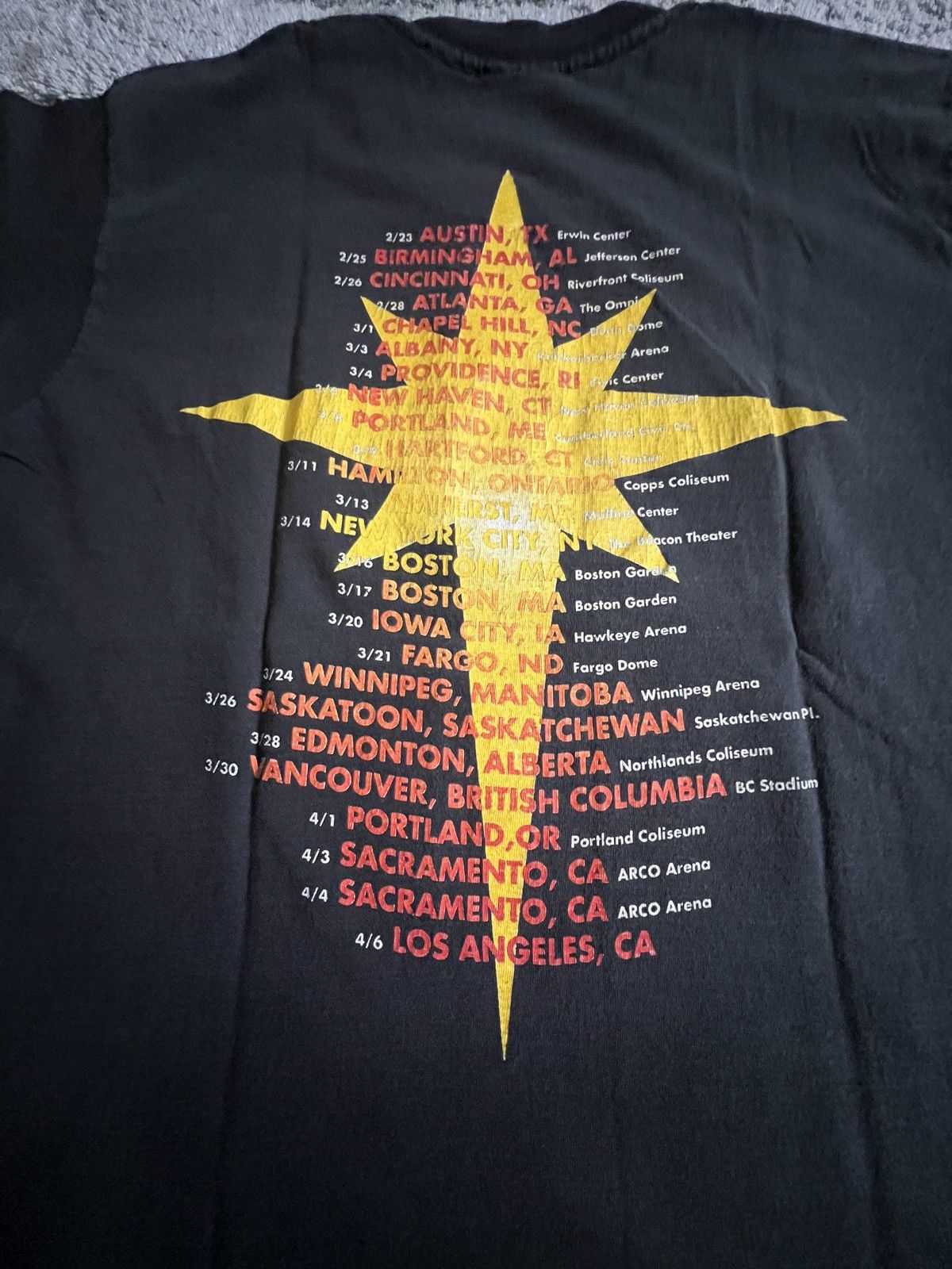 Giant Vintage Queen t shirt (brian May) Size US L / EU 52-54 / 3 - 6 Thumbnail