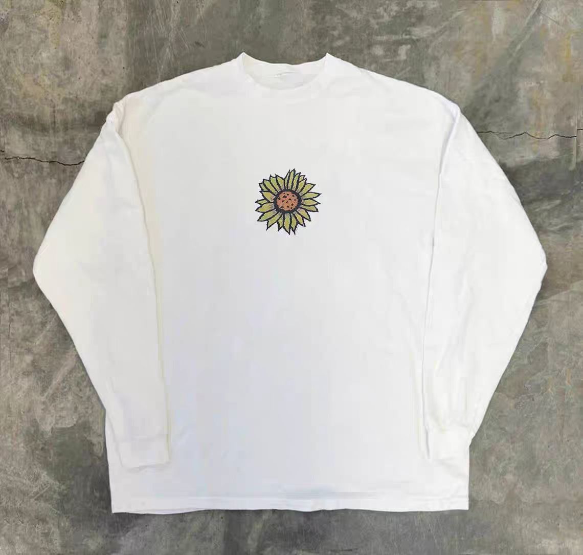 Vintage White retro long-sleeved t-shirt with sunflower pattern Size US M / EU 48-50 / 2 - 2 Thumbnail