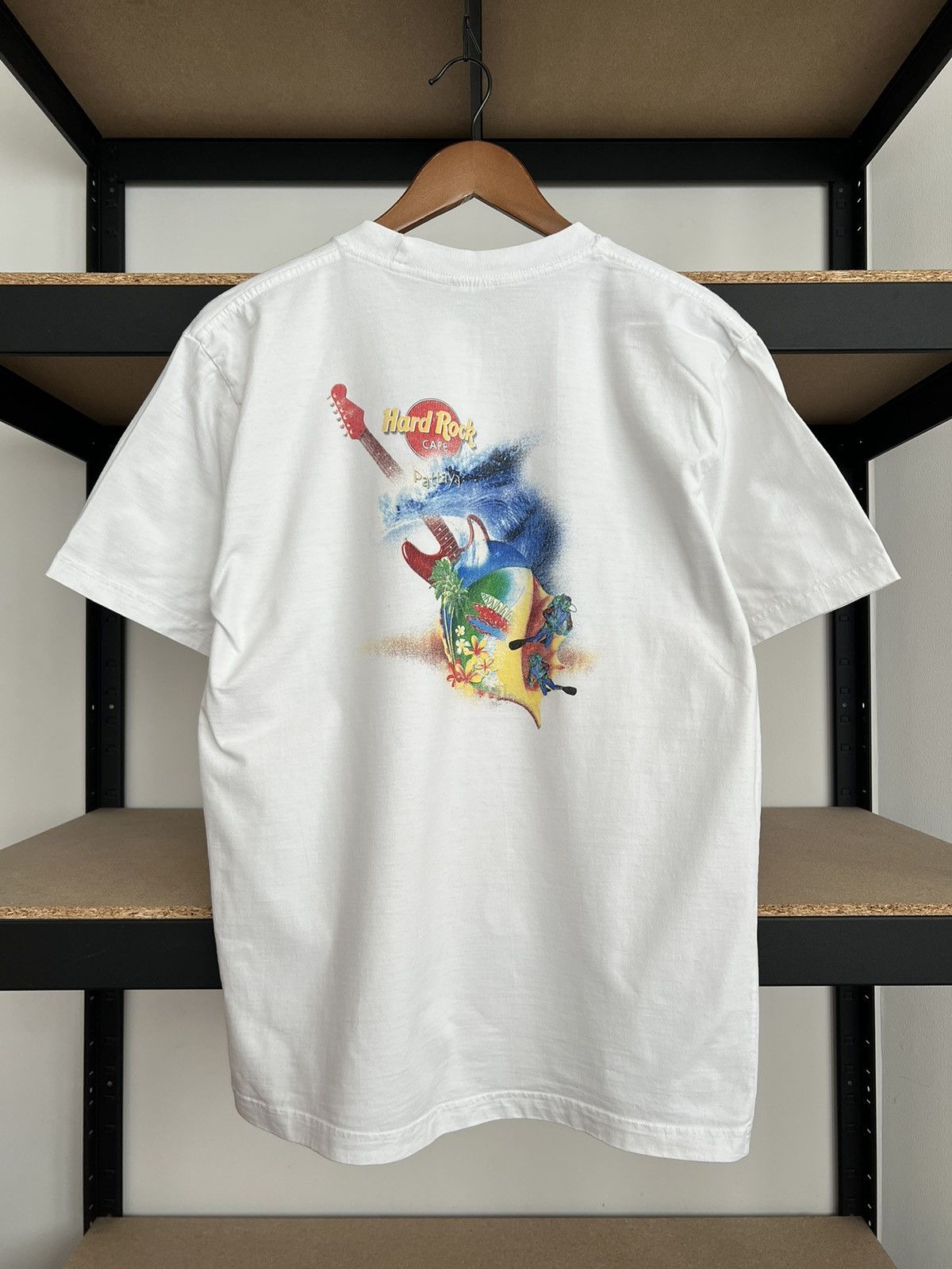 Hard Rock Cafe Vintage 90s Hard Rock Cafe Pattaya Surf White T-shirt Size US L / EU 52-54 / 3 - 1 Thumbnail