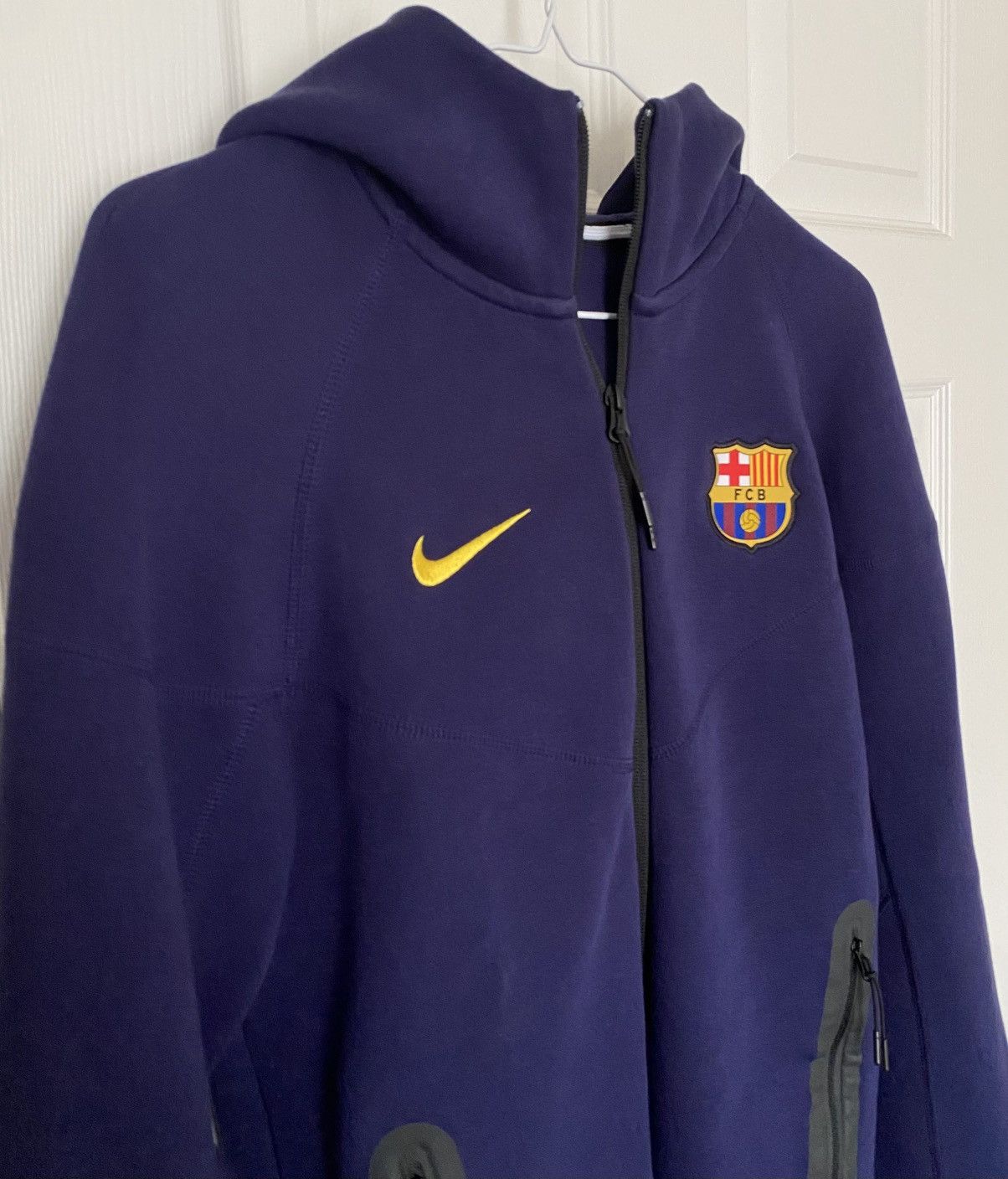 Nike Fc Barcelona Nike Tech Fleece Jacket Size Small Size US S / EU 44-46 / 1 - 2 Thumbnail