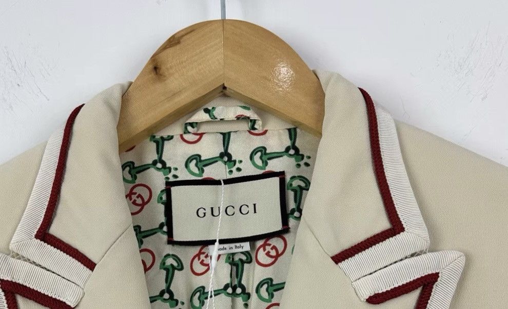 Gucci Gucci Blazer with Gold Buckle Printed Lining J42 Size M / US 6-8 / IT 42-44 - 3 Thumbnail