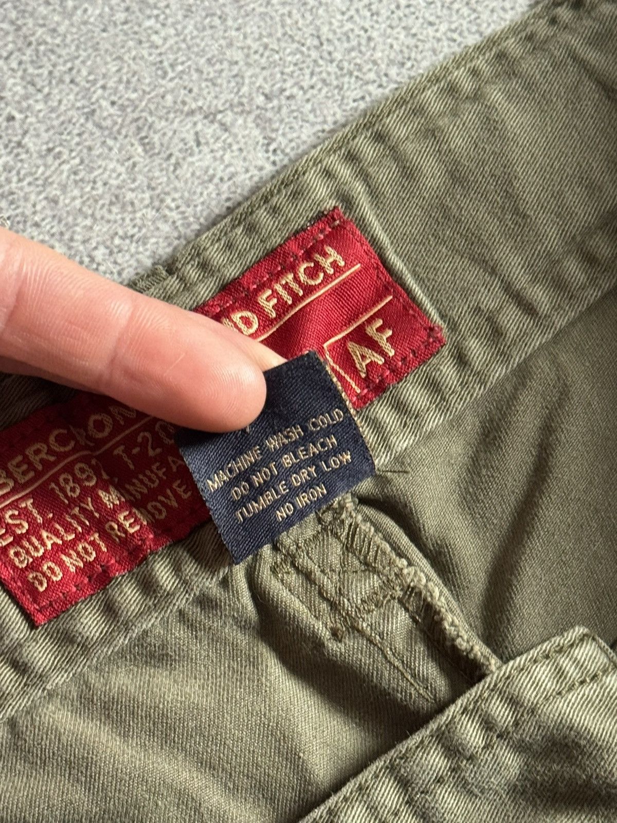 Abercrombie & Fitch Abercrombie & Fitch L transformer baggy cargo pants joggers Size US 34 / EU 50 - 14 Thumbnail