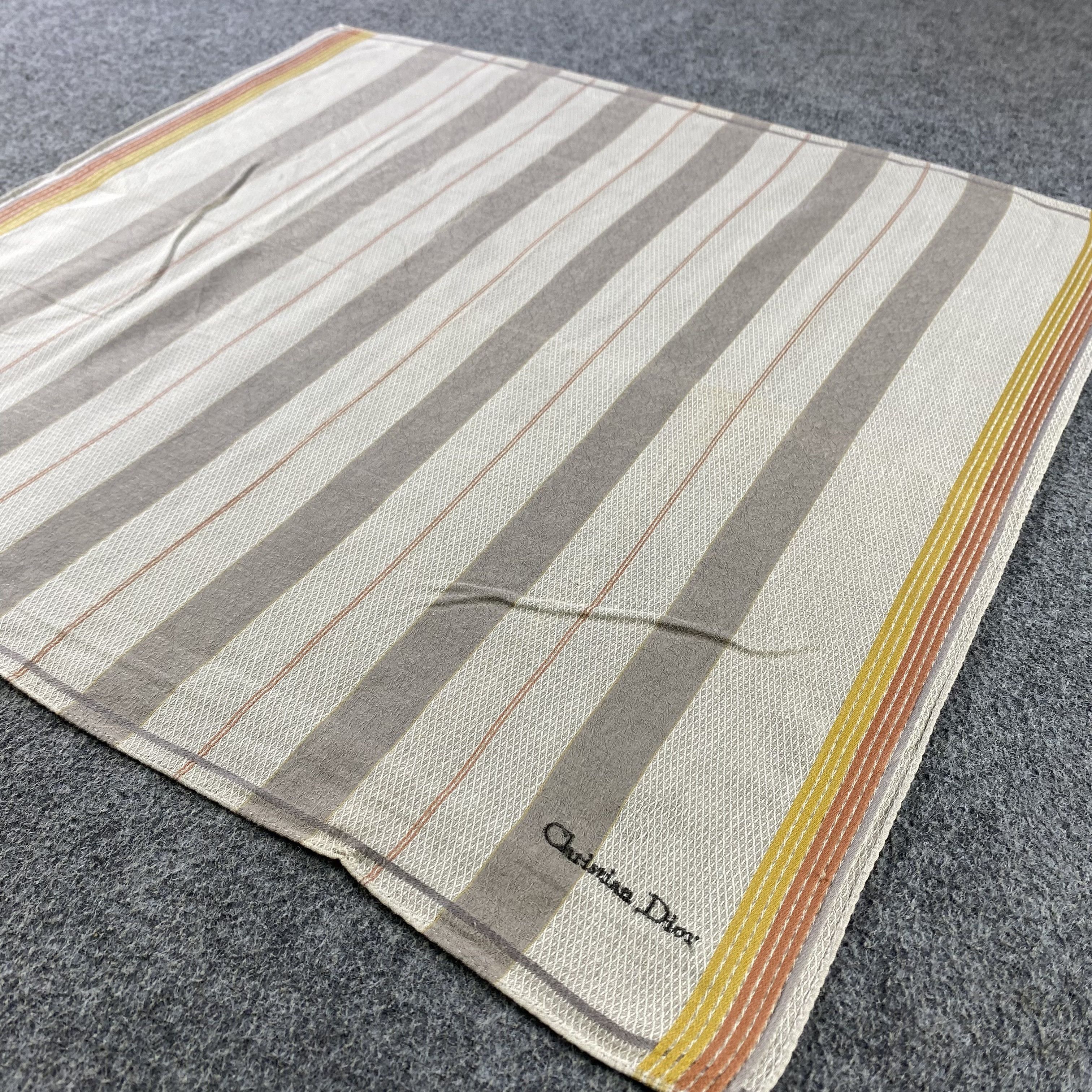 Vintage Christian Dior Handkerchief/Neckerchief/Bandana HC526 Size ONE SIZE - 2 Thumbnail
