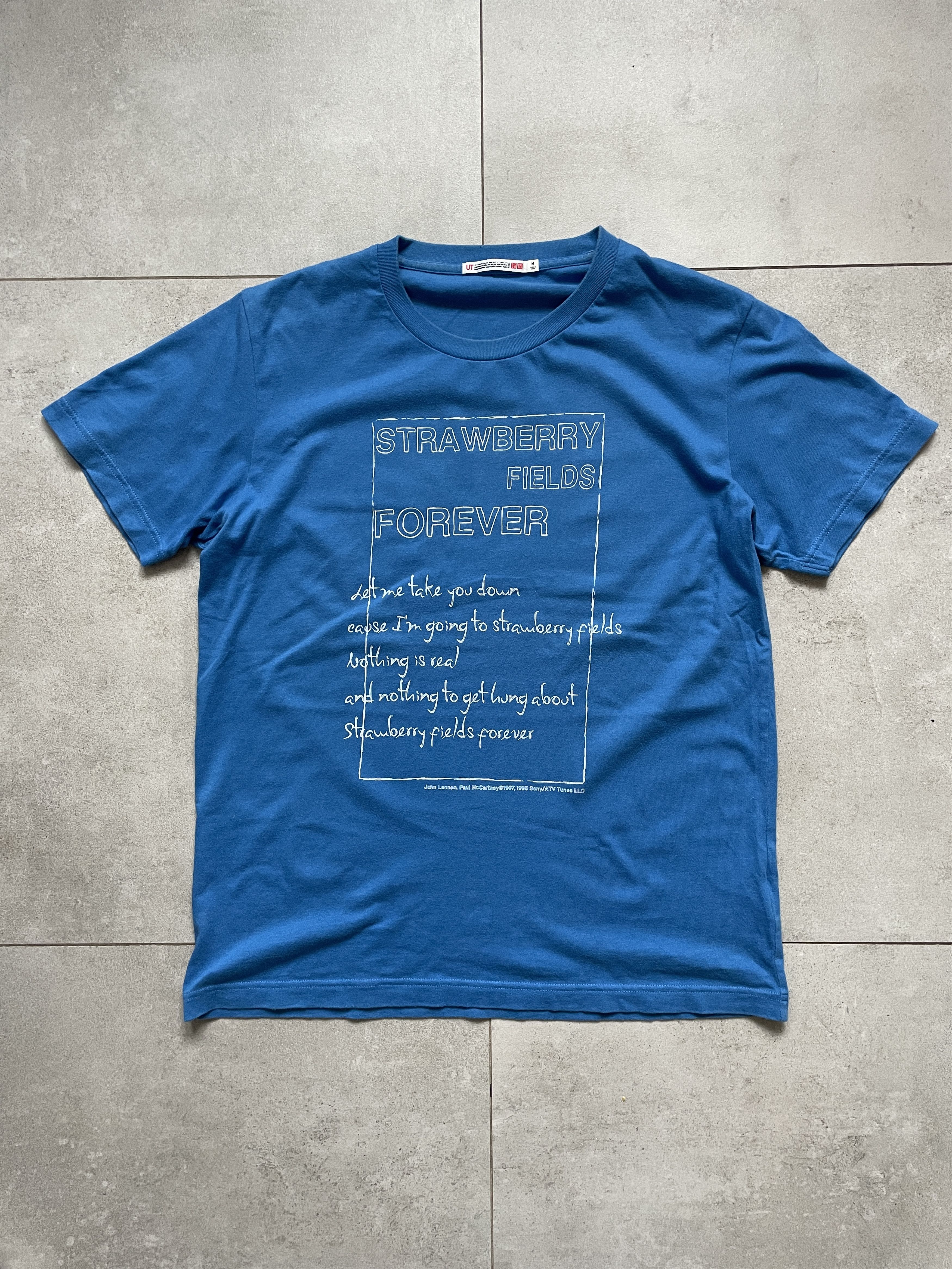 Band Tees UNIQLO STRAWBERRY FIELDS JOHN LENNON PAUL MCCARTNEY TEE Size US M / EU 48-50 / 2 - 1 Thumbnail