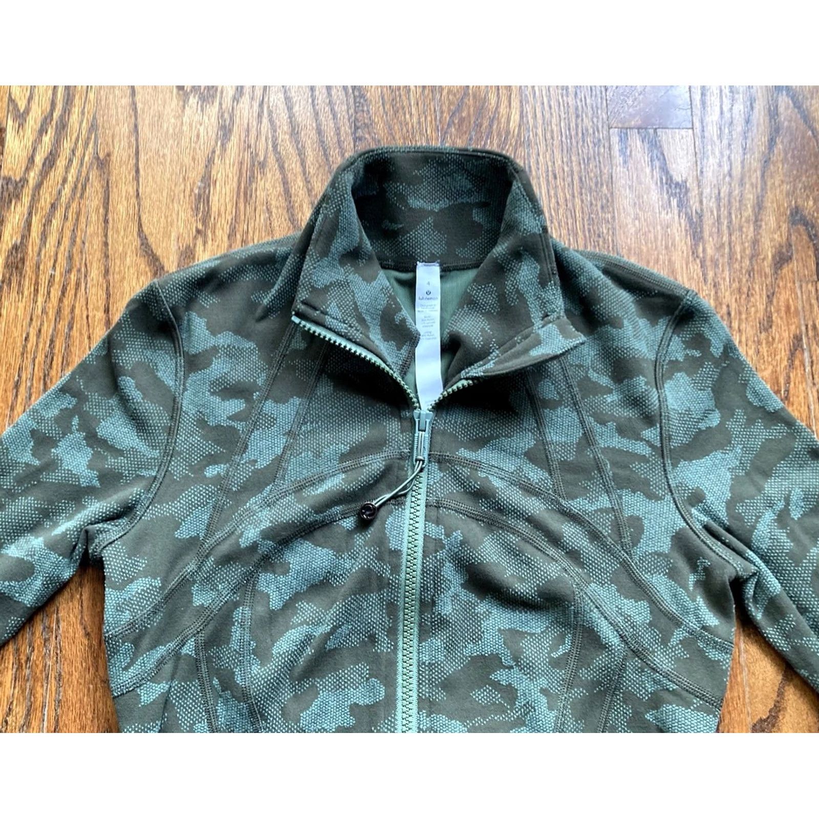 Lululemon Lululemon Define Jacket Womens Size 4 Camouflage Olive Green Full Zip Heritage Nylon Green Womens Size S / US 4 / IT 40 - 4 Thumbnail