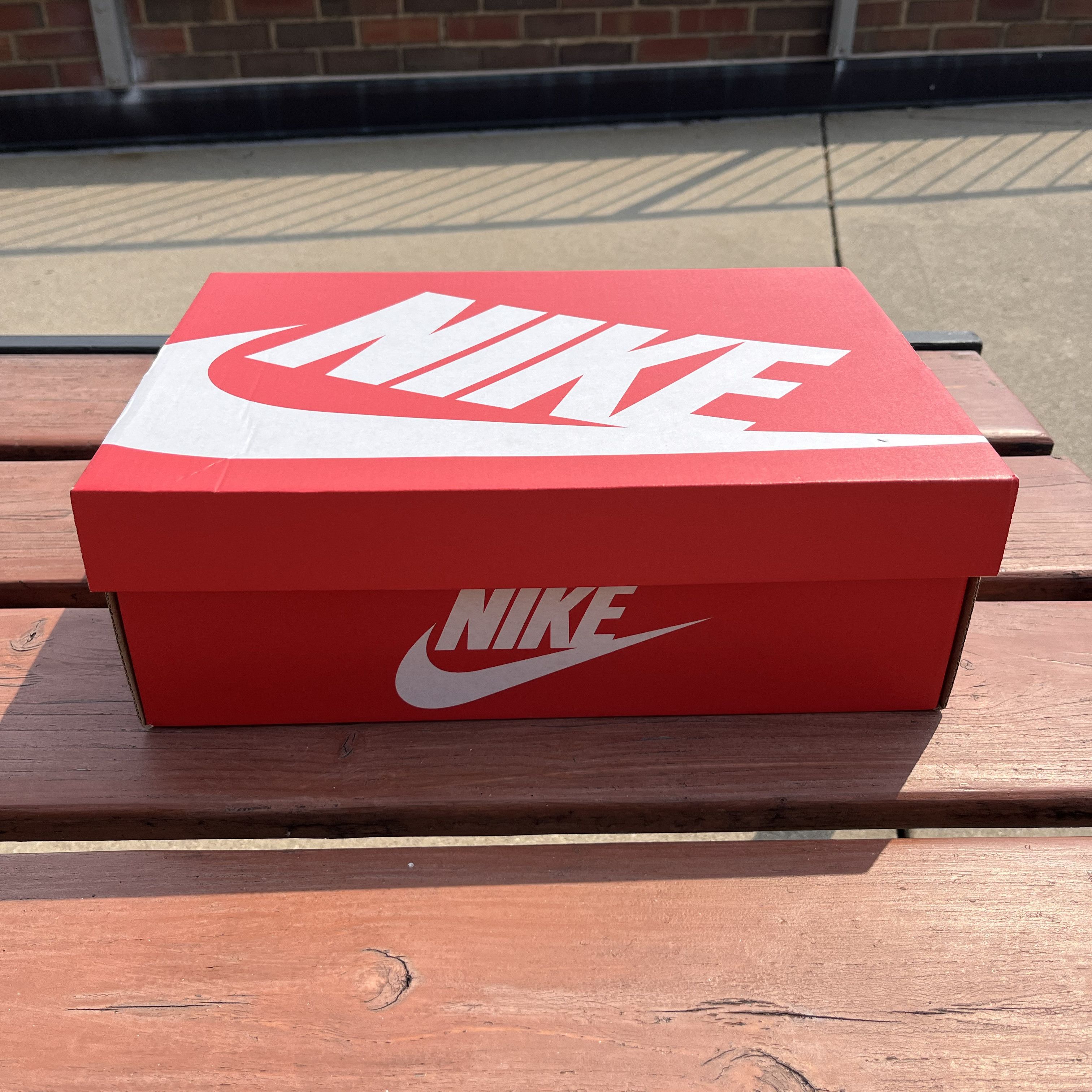 Nike Nike Air Max 98 Radiant Emerald (Size 10US M / 12 USW) Size US 10 / EU 43 - 9 Thumbnail