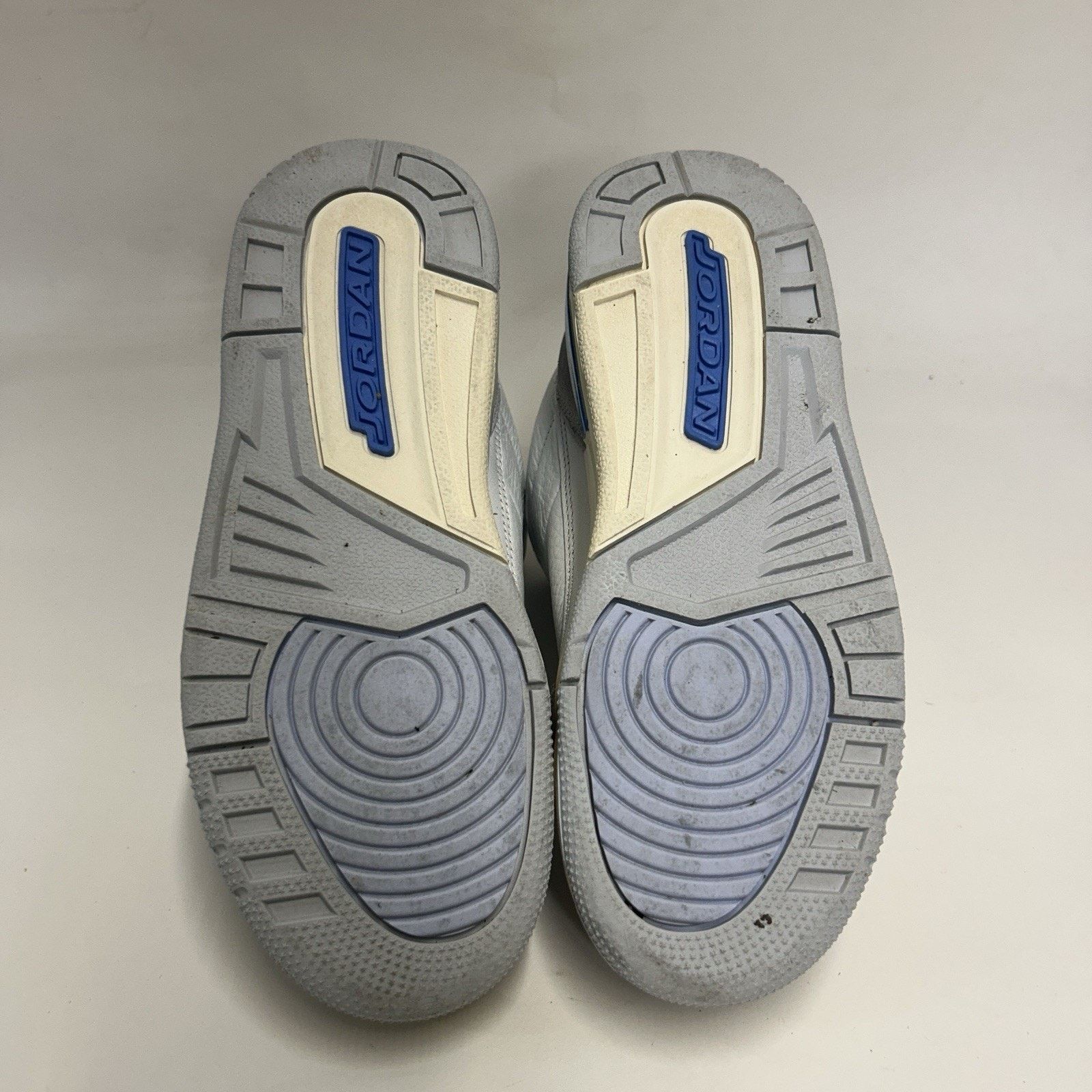 Nike Nike Air Jordan 3 Retro GS “White Blue/Lucky Shorts" Size US 7 / IT 37 - 6 Thumbnail
