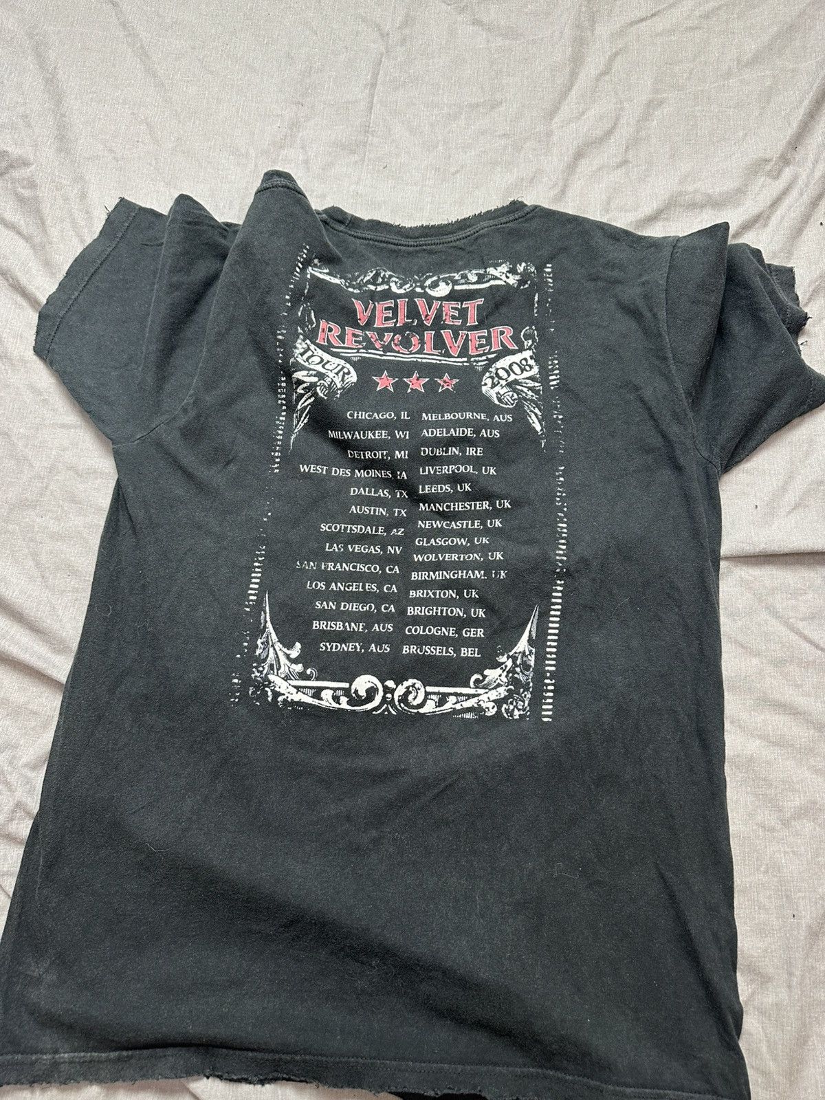 Band Tees Vintage Y2k Velvet Revolver Band Distressed Tshirt Size US L / EU 52-54 / 3 - 4 Thumbnail