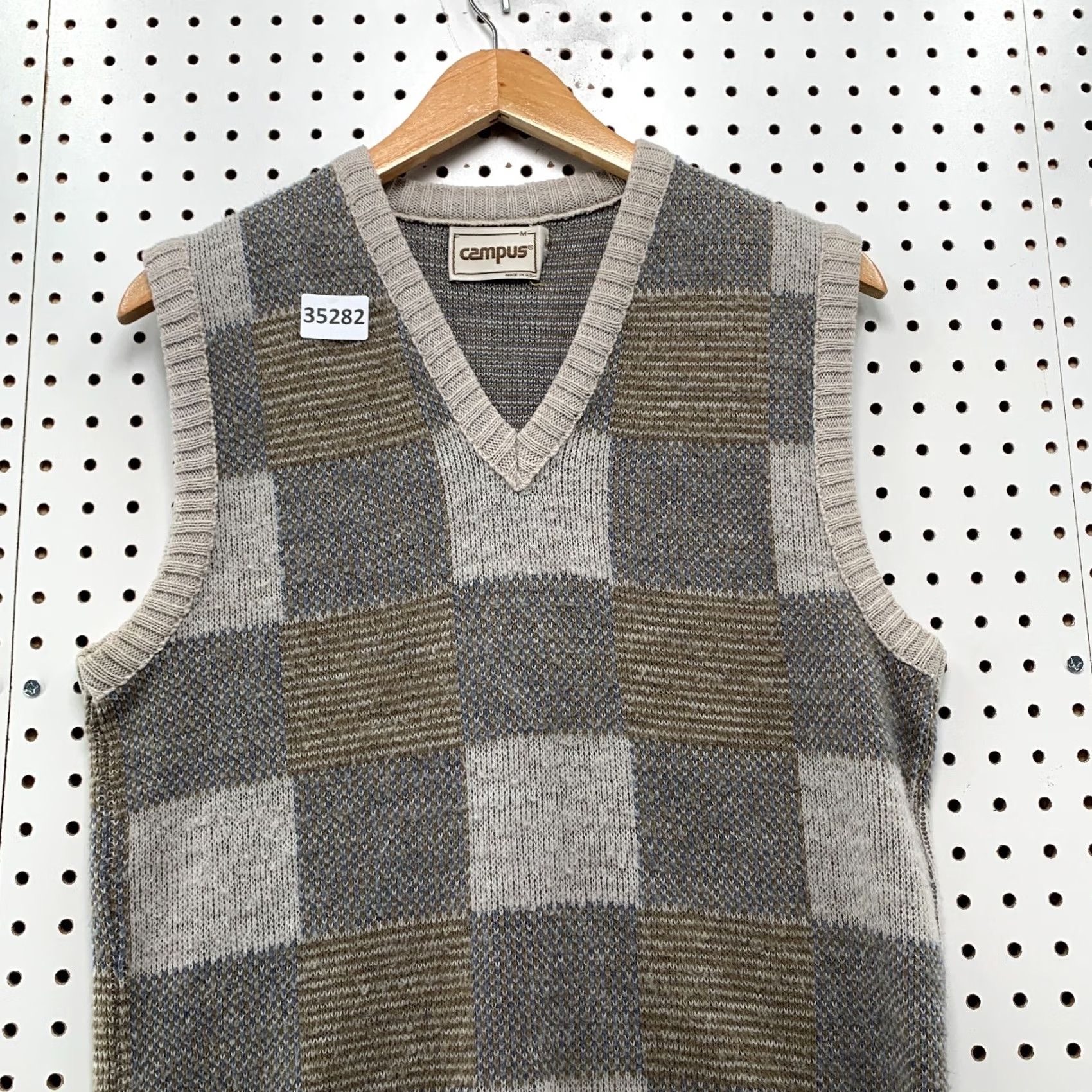 Vintage VINTAGE Campus Sweater Vest Mens Medium Gray Geometric V Neck USA Size US M / EU 48-50 / 2 - 5 Thumbnail