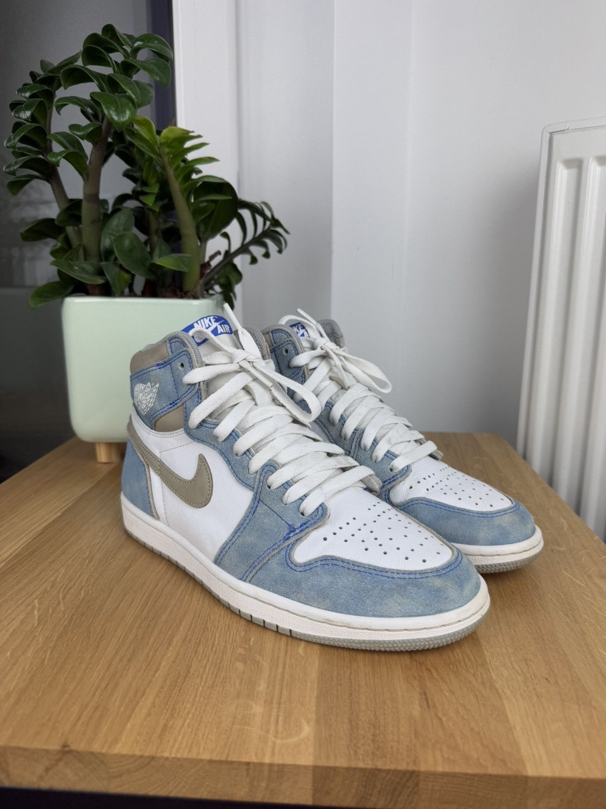 Jordan Brand × Nike Nike Air Jordan 1 “Hyper Royal” Size US 8.5 / EU 41-42 - 6 Thumbnail