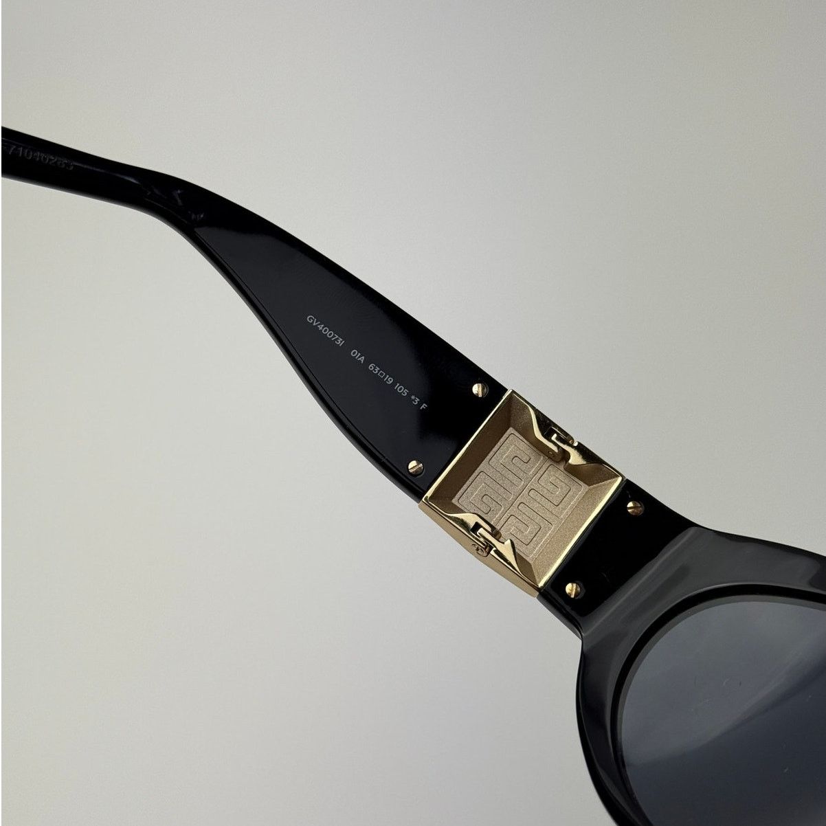 Givenchy BRAND NEW Givenchy GV40073I 01A Shiny Black/Gold/Grey Unisex Size ONE SIZE - 9 Thumbnail